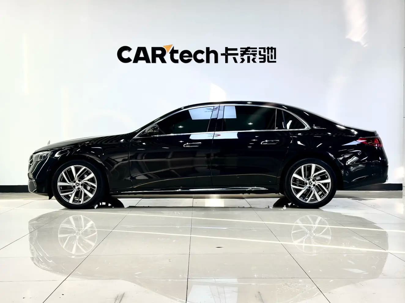 Mercedes-Benz E-Class 2024 г. 7098 км. — фото 3