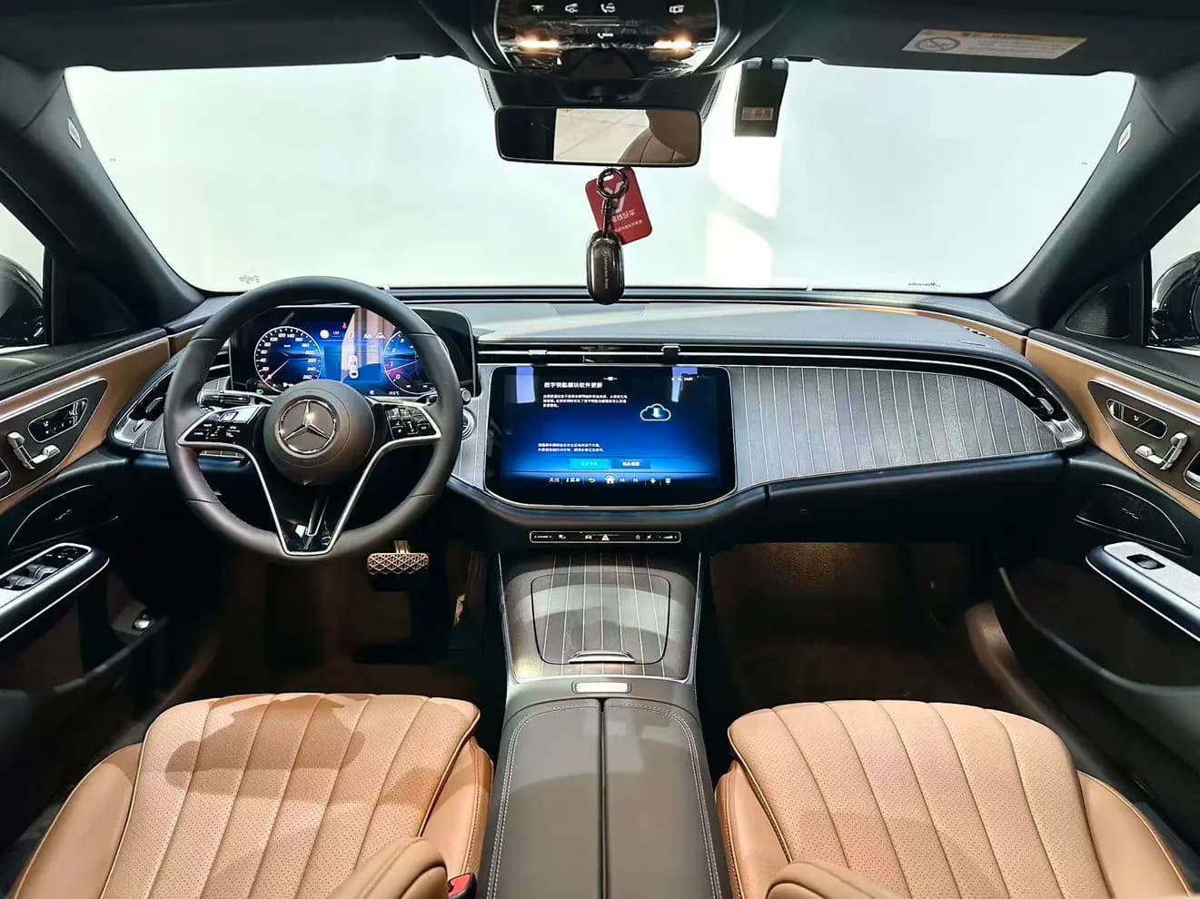 Mercedes-Benz E-Class 2024 г. 7098 км. — фото 8