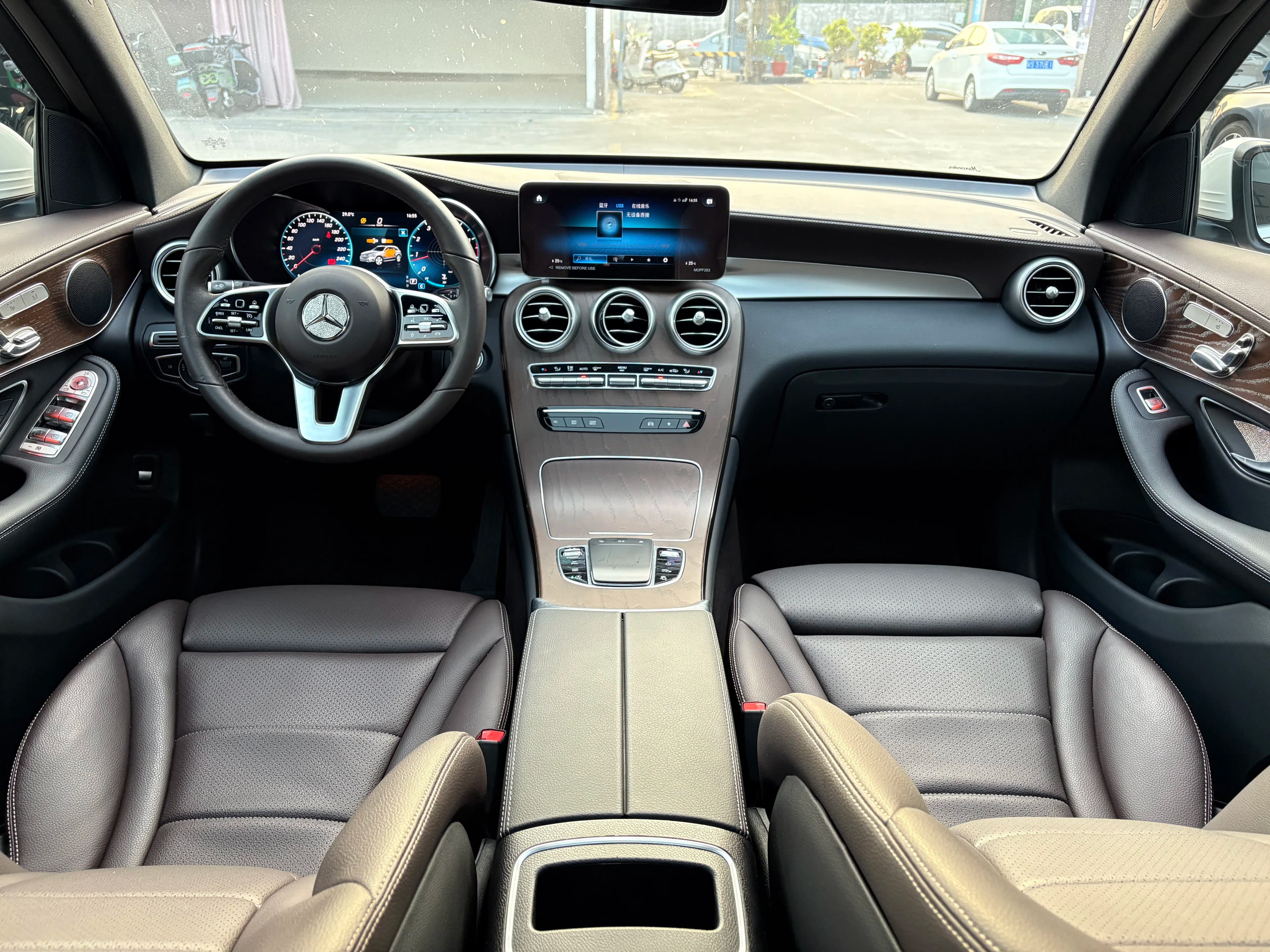 Mercedes-Benz GLC 2023 г. 22094 км. — фото 13