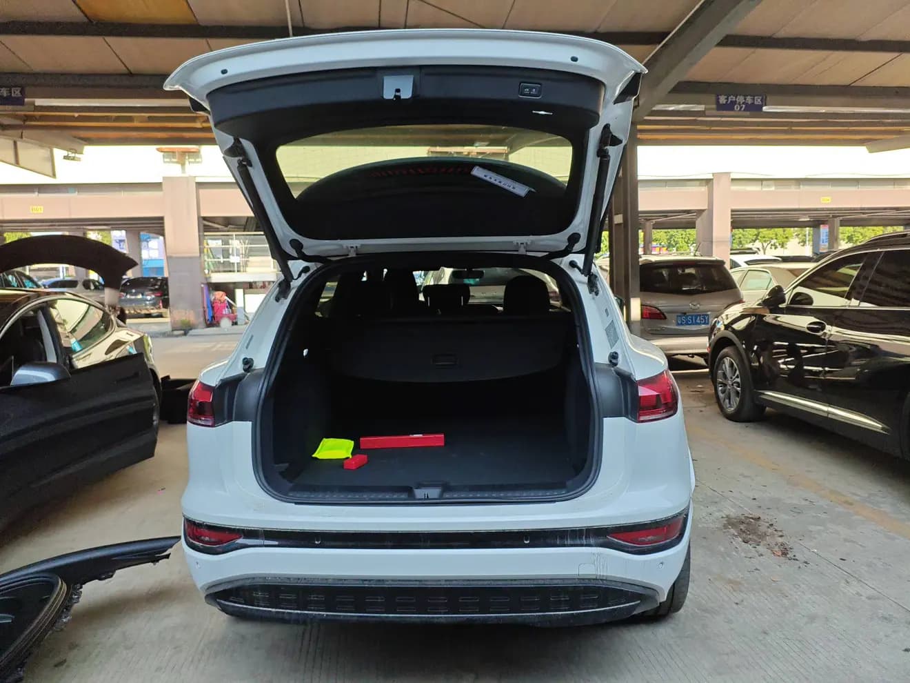 Audi Q6L e-tron 2025 г. 4056 км. — фото 10