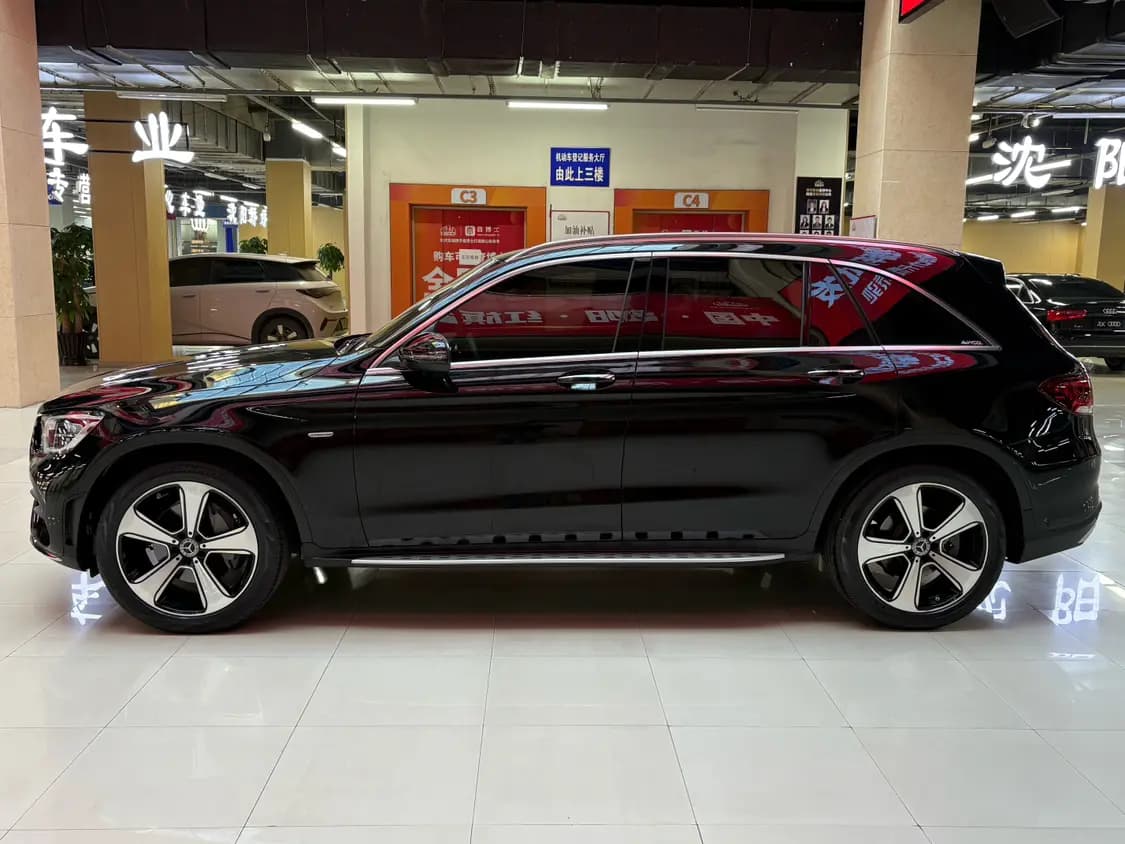 Mercedes-Benz GLC 2022 г. 28093 км. — фото 2