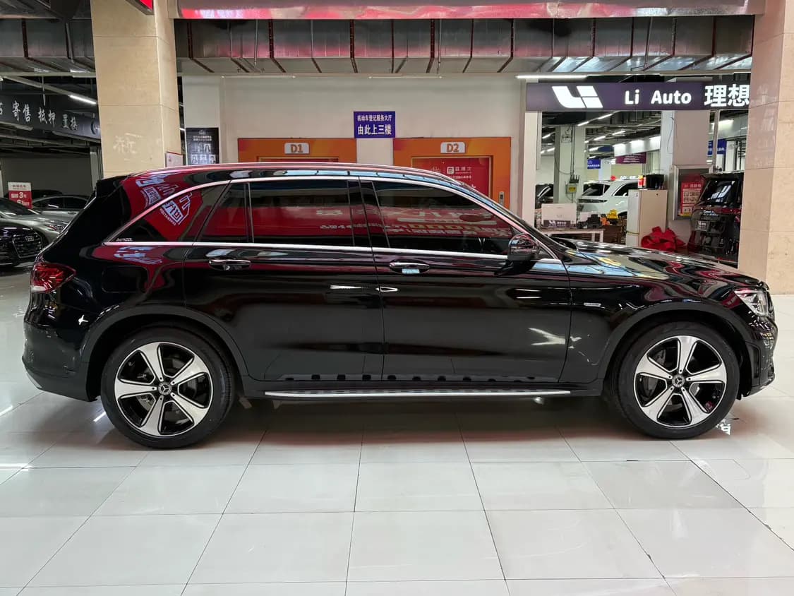 Mercedes-Benz GLC 2022 г. 28093 км. — фото 5