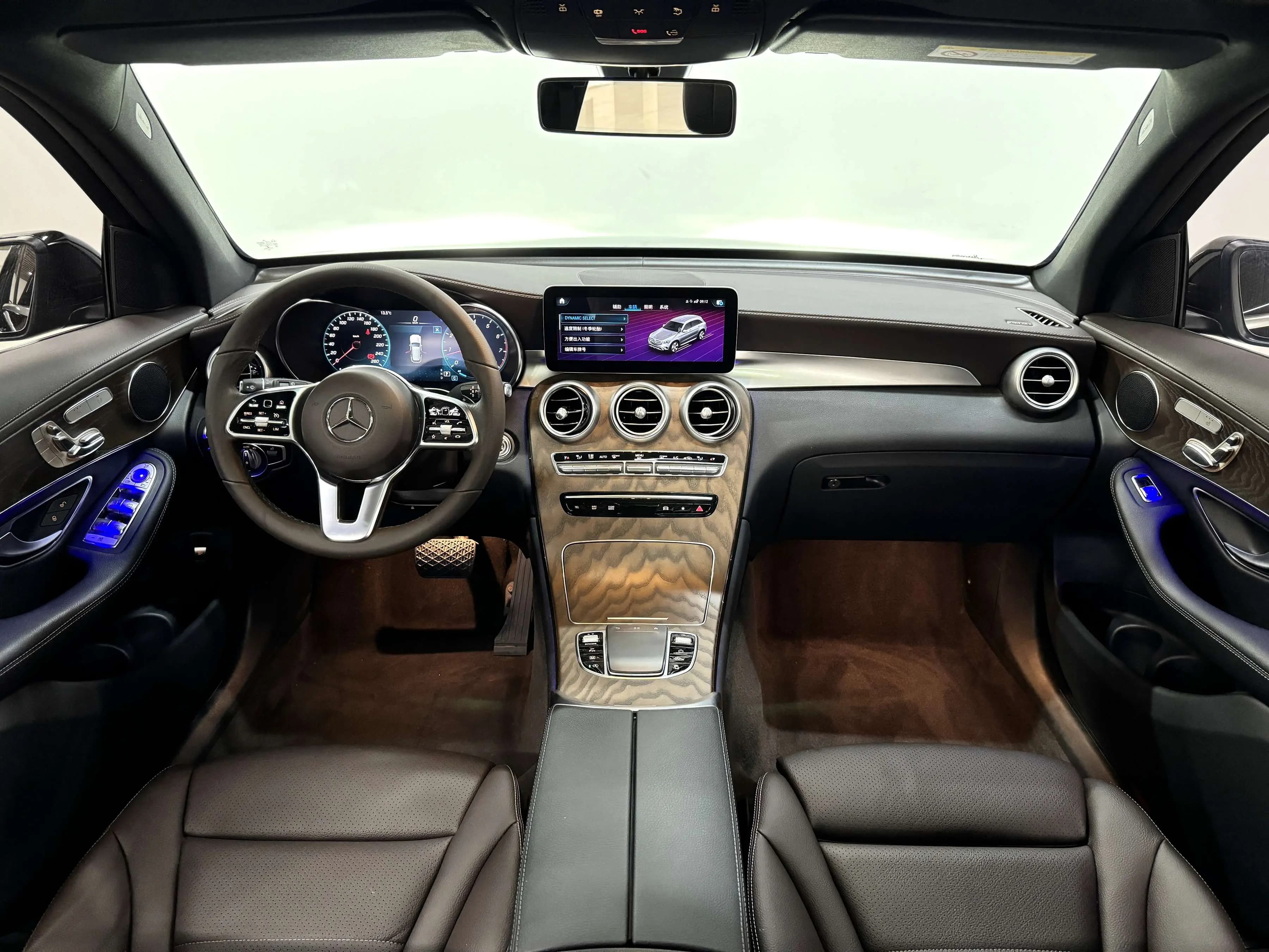 Mercedes-Benz GLC 2022 г. 43592 км. — фото 17