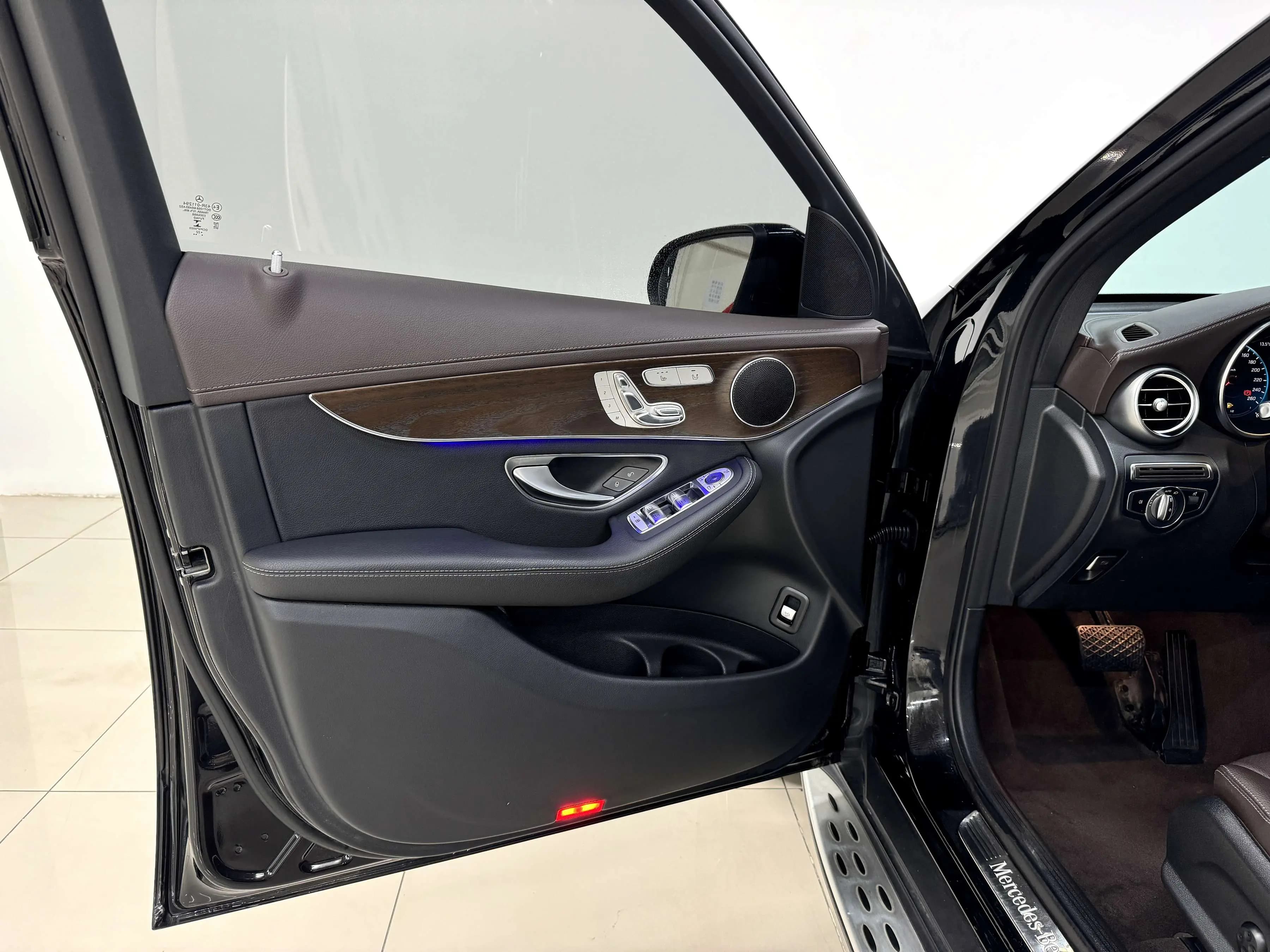 Mercedes-Benz GLC 2022 г. 43592 км. — фото 21