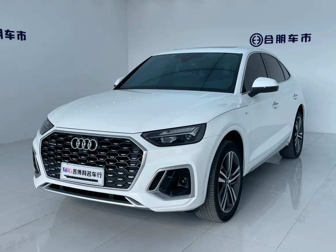 Audi Q5L Sportback 2021 г. 55103 км. — фото 1