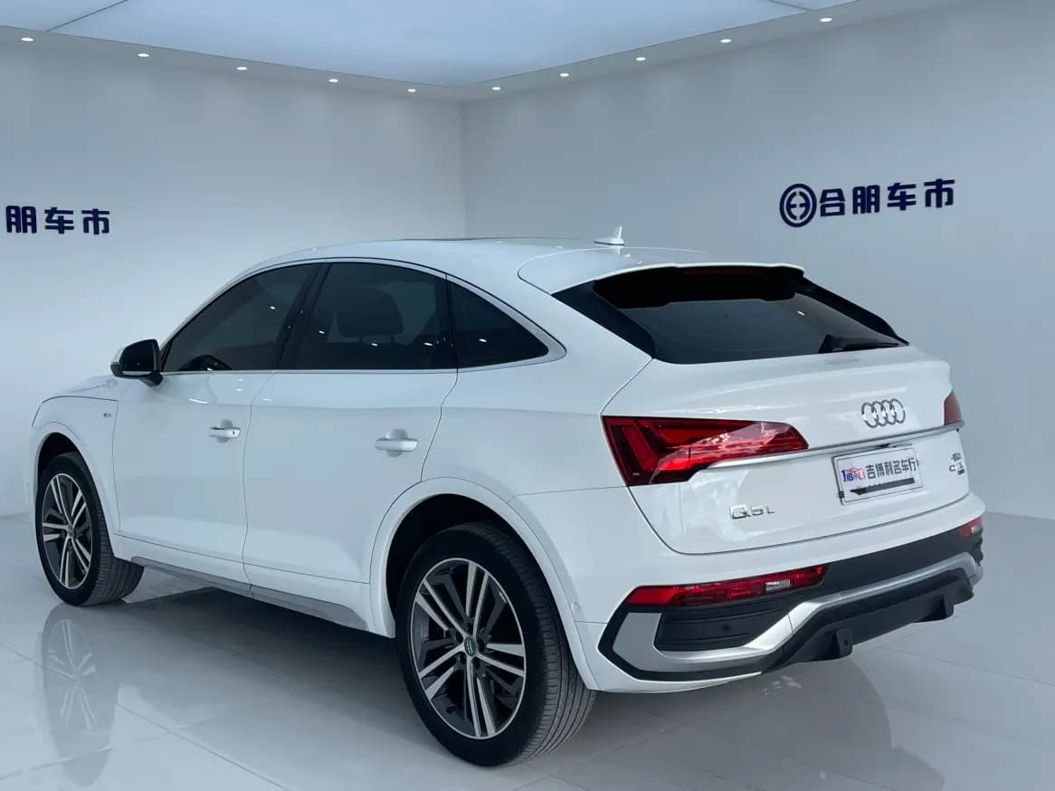 Audi Q5L Sportback 2021 г. 55103 км. — фото 4