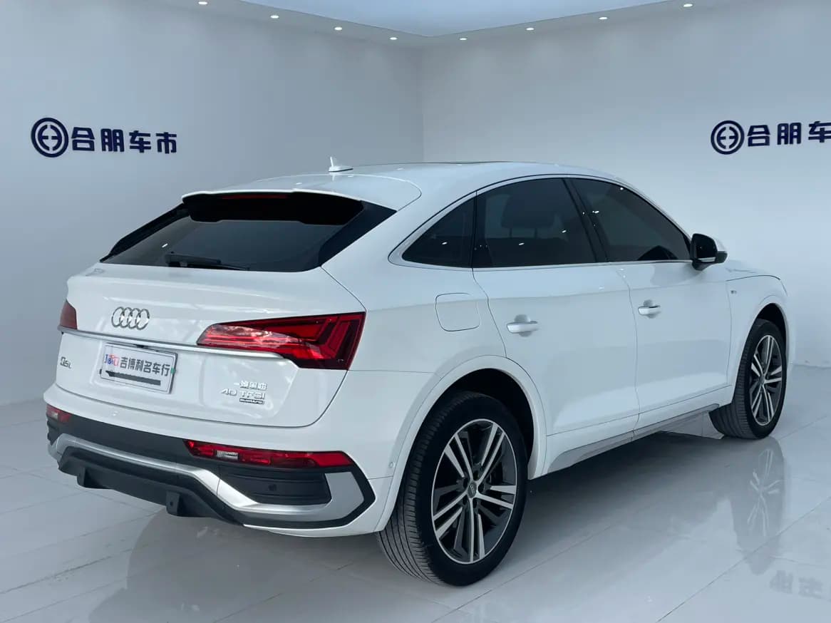 Audi Q5L Sportback 2021 г. 55103 км. — фото 6