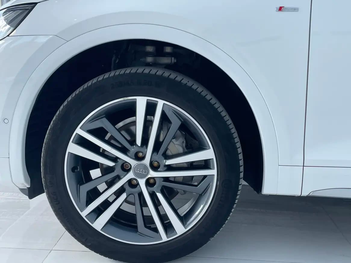 Audi Q5L Sportback 2021 г. 55103 км. — фото 8
