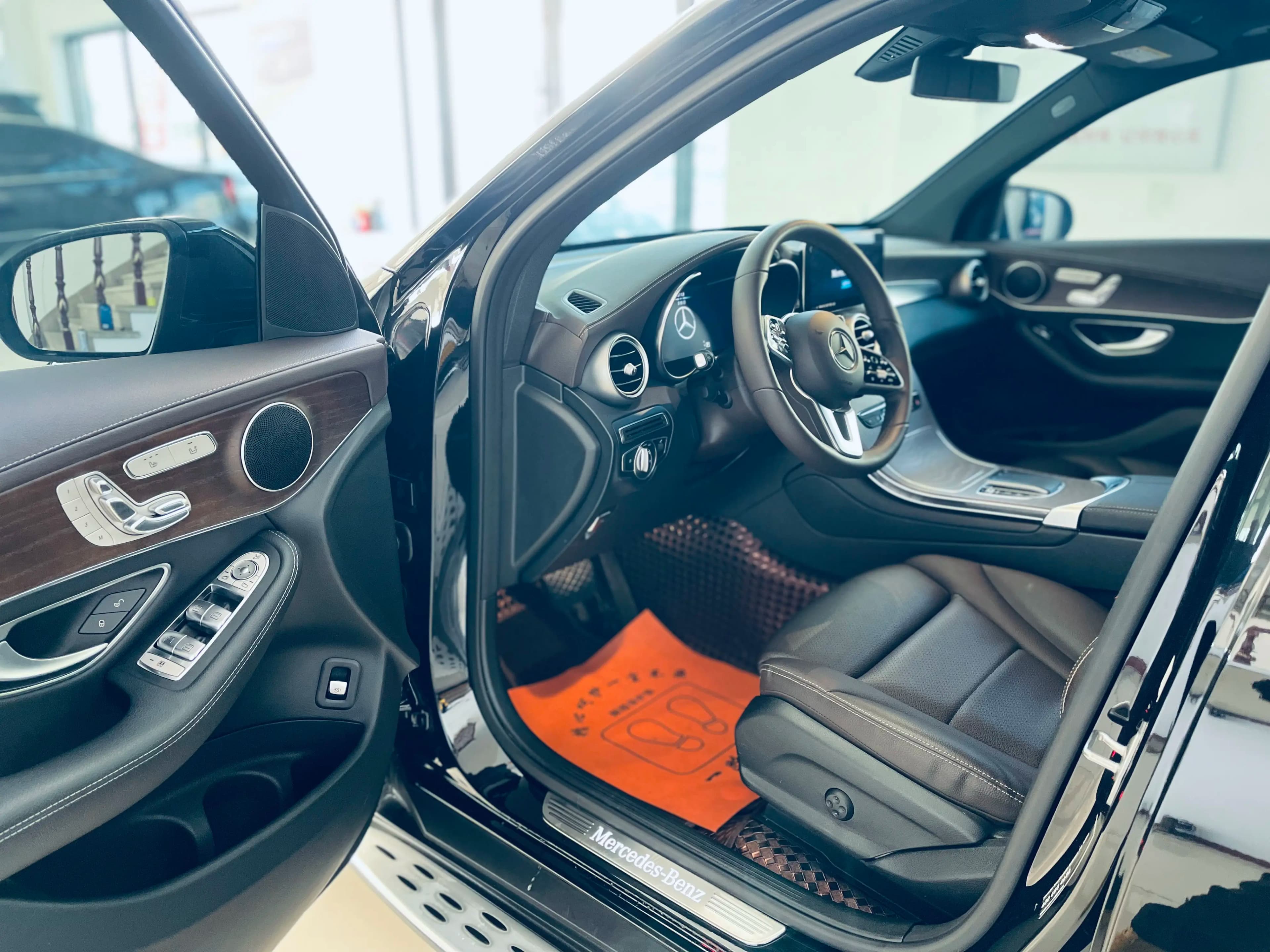 Mercedes-Benz GLC 2023 г. 51091 км. — фото 12