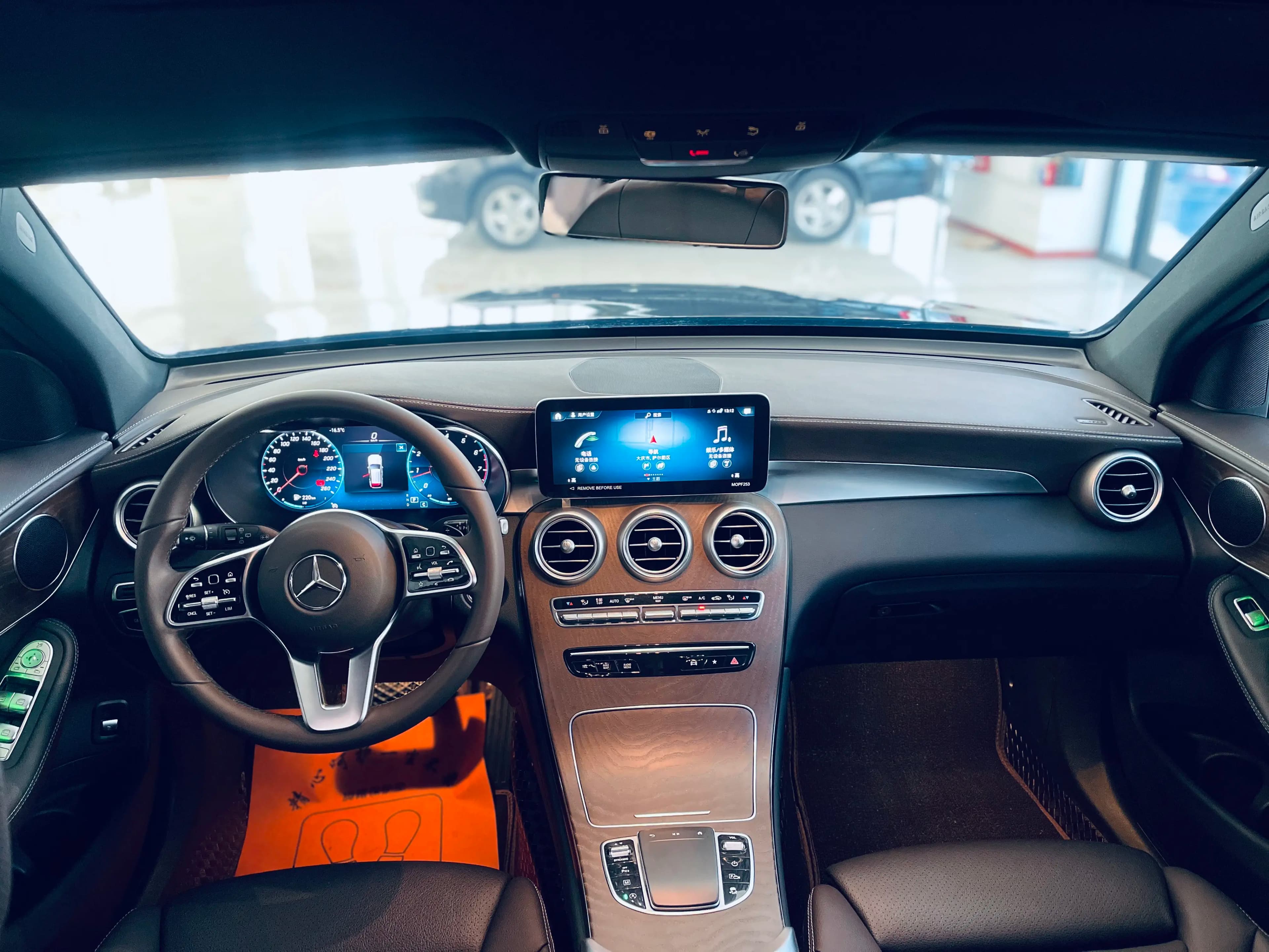 Mercedes-Benz GLC 2023 г. 51091 км. — фото 10