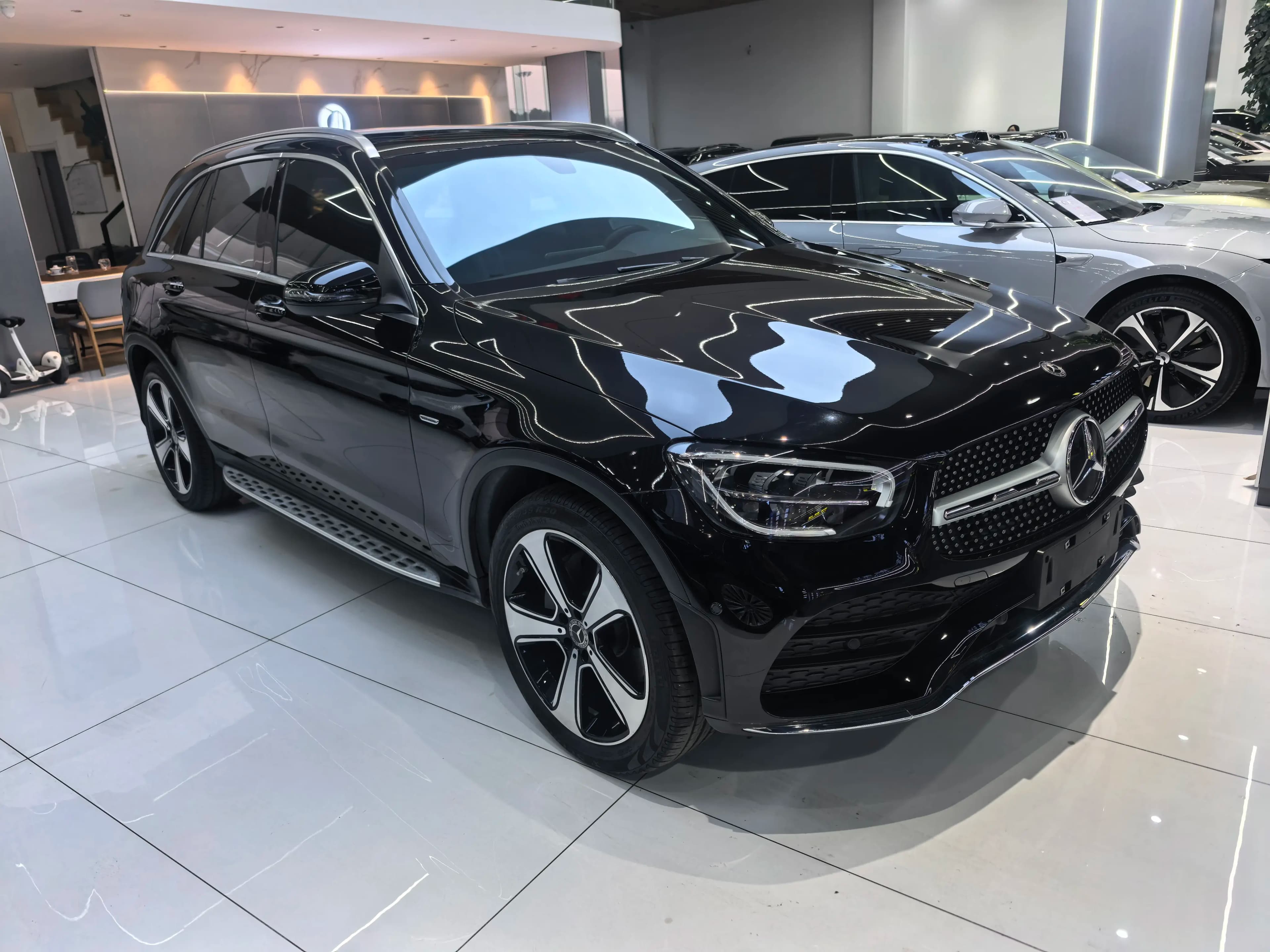 Mercedes-Benz GLC 2023 г. 62089 км. — фото 3