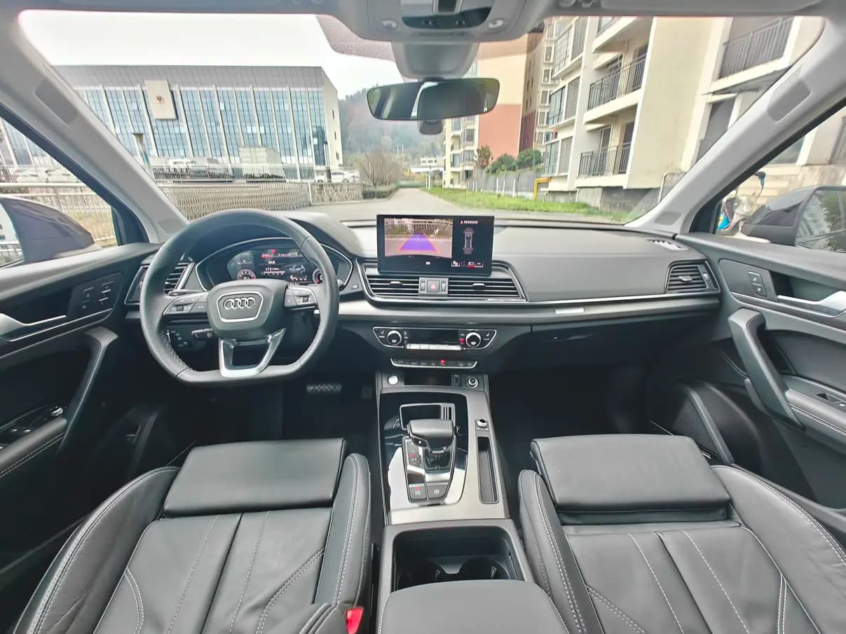 Audi Q5L 2023 г. 49026 км. — фото 8