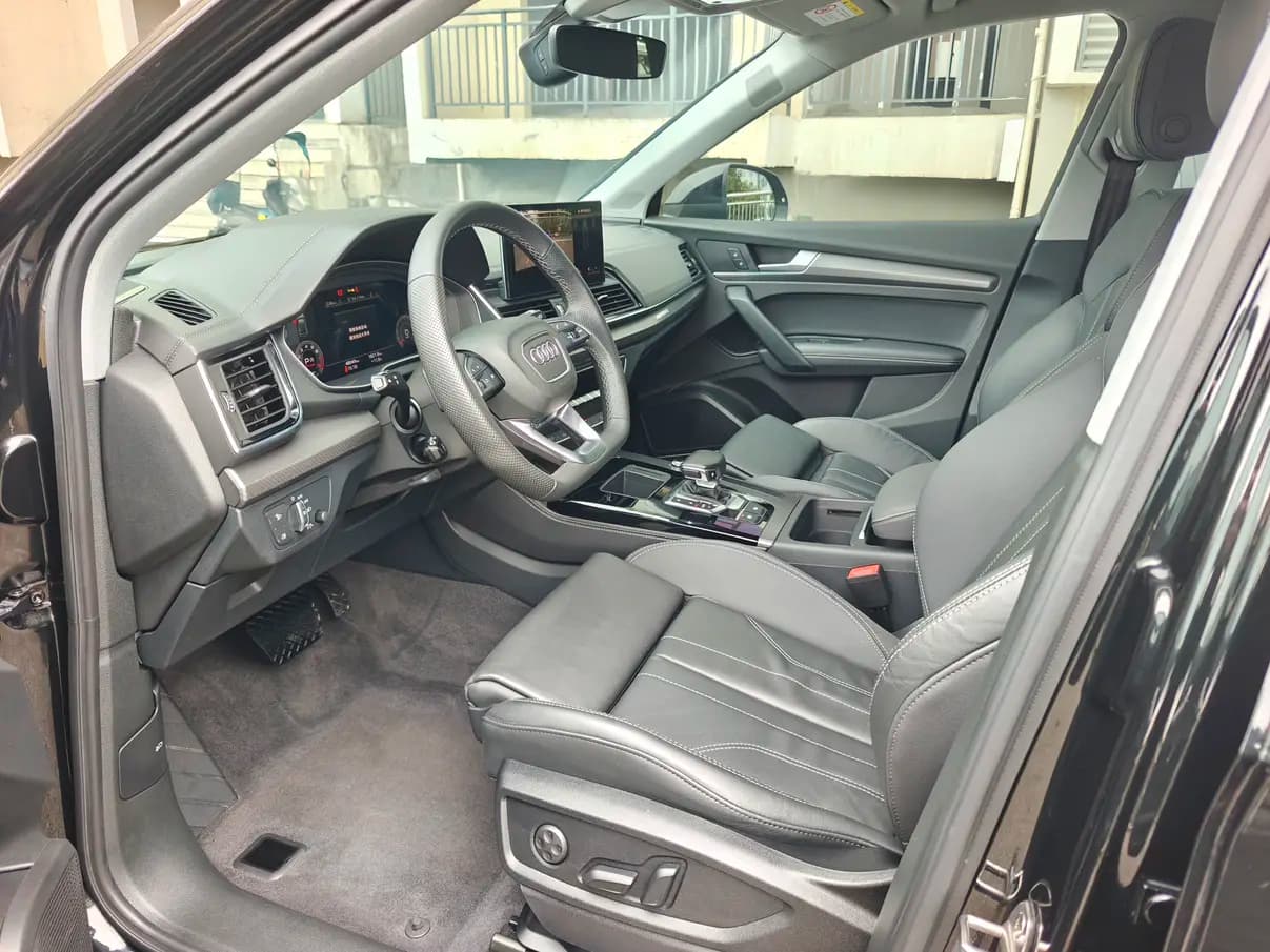 Audi Q5L 2023 г. 49026 км. — фото 9