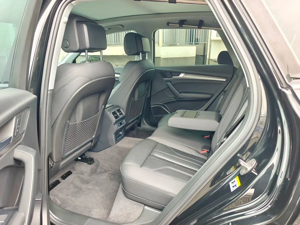 Audi Q5L 2023 г. 49026 км. — фото 10