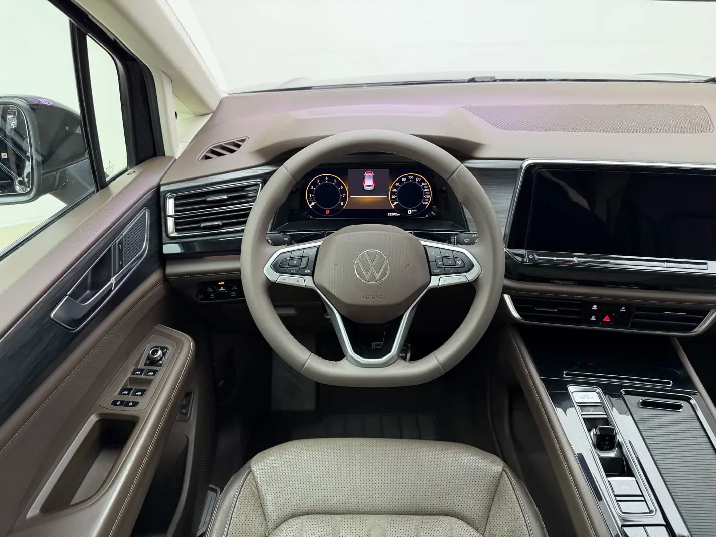 Volkswagen Weiran 2022 г. 50027 км. — фото 11