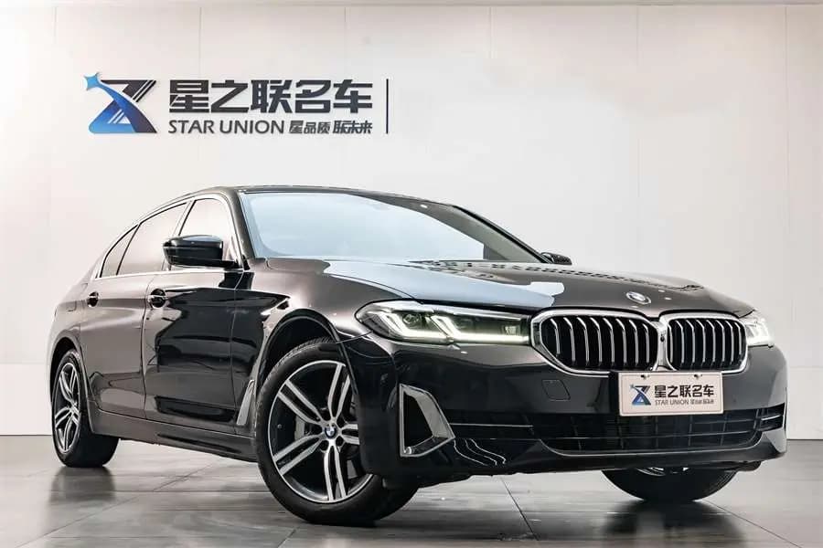 BMW 5 Series 2022 г. 40924 км. — фото 2