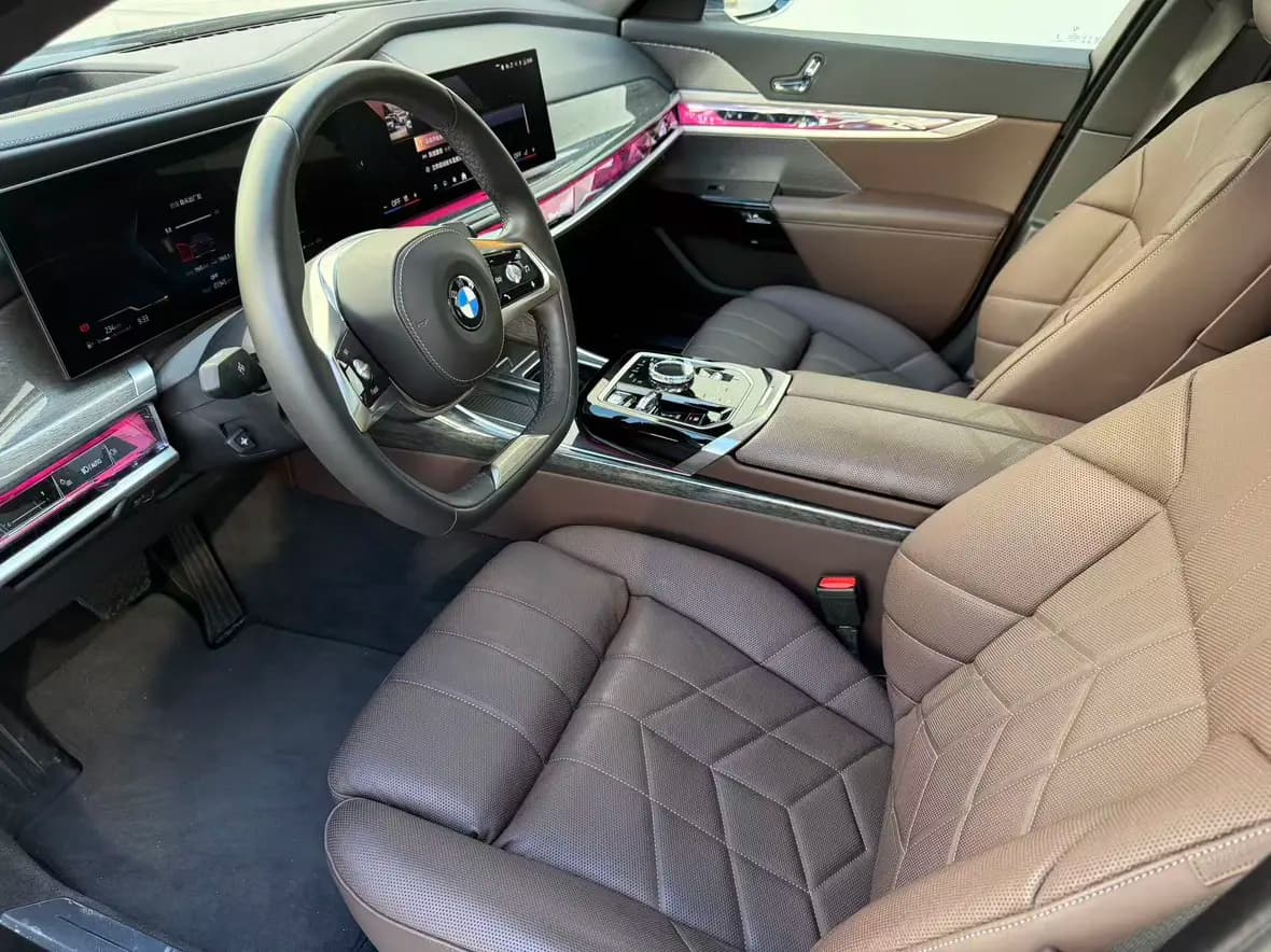 BMW 7 Series 2024 г. 2132 км. — фото 9