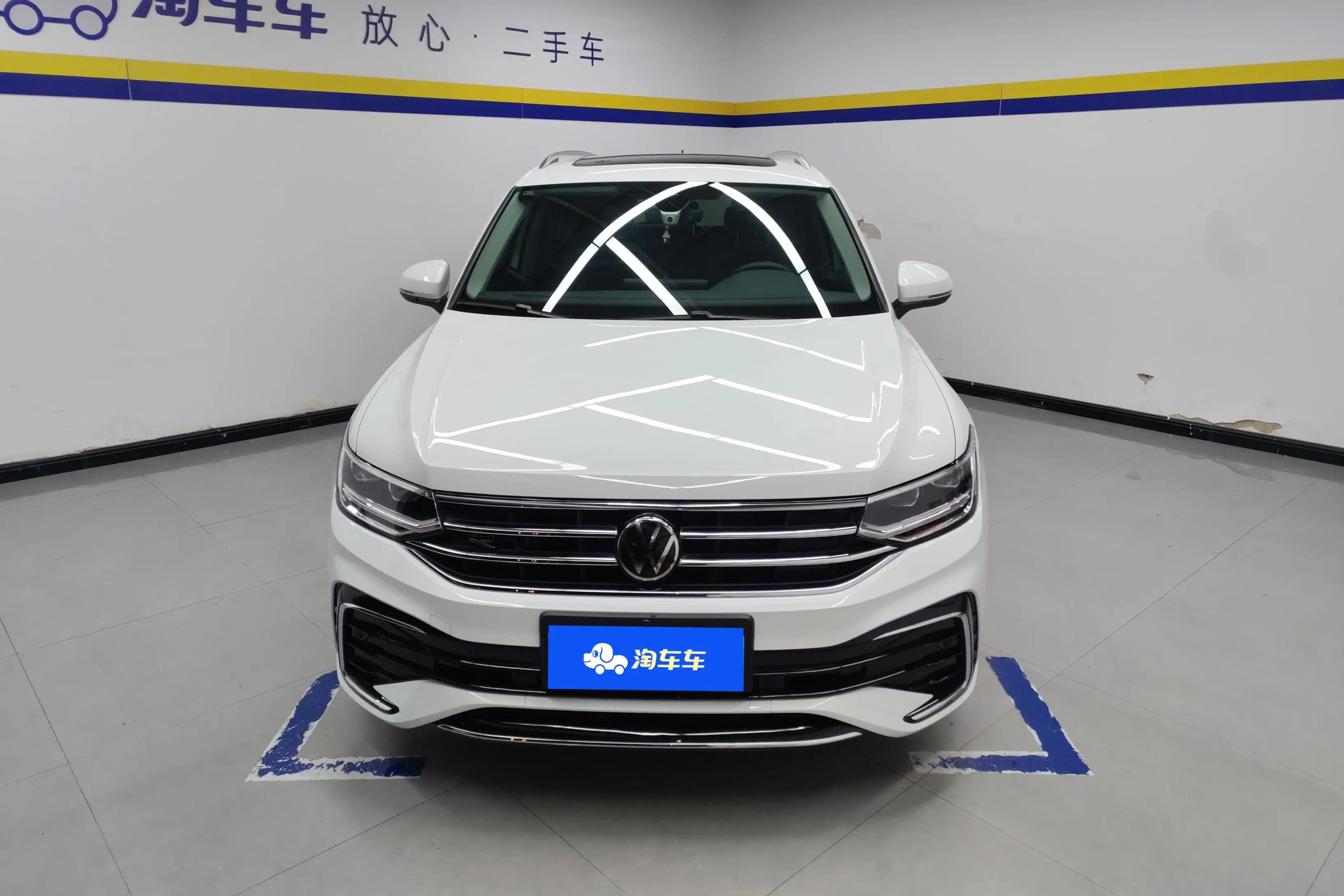 Volkswagen Tiguan L 2023 г. 37889 км. — фото 2