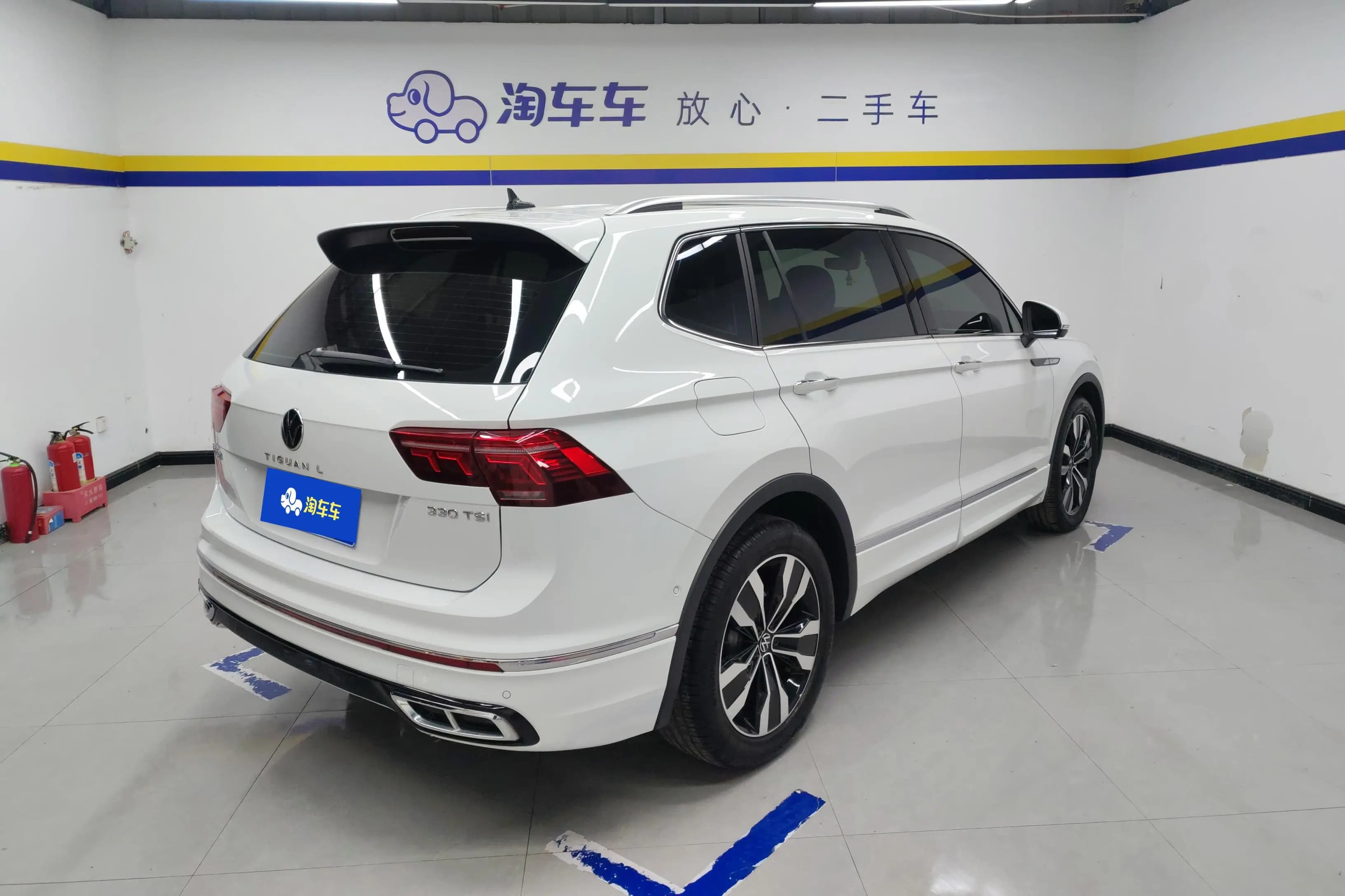 Volkswagen Tiguan L 2023 г. 37889 км. — фото 3