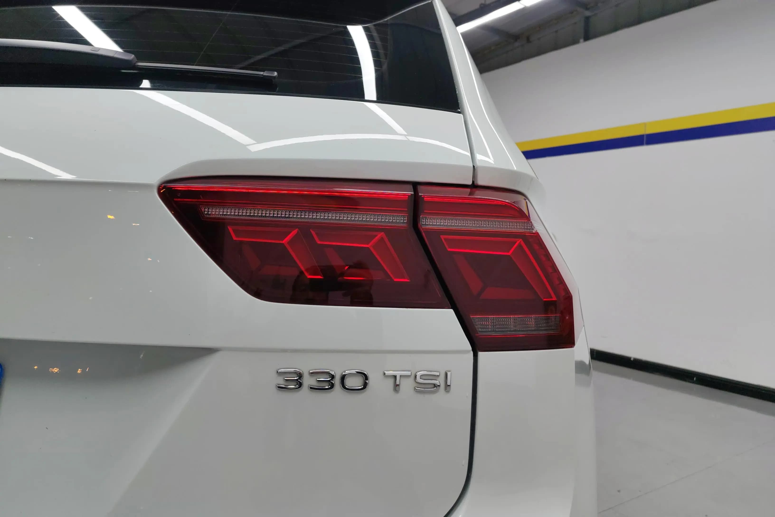 Volkswagen Tiguan L 2023 г. 37889 км. — фото 5