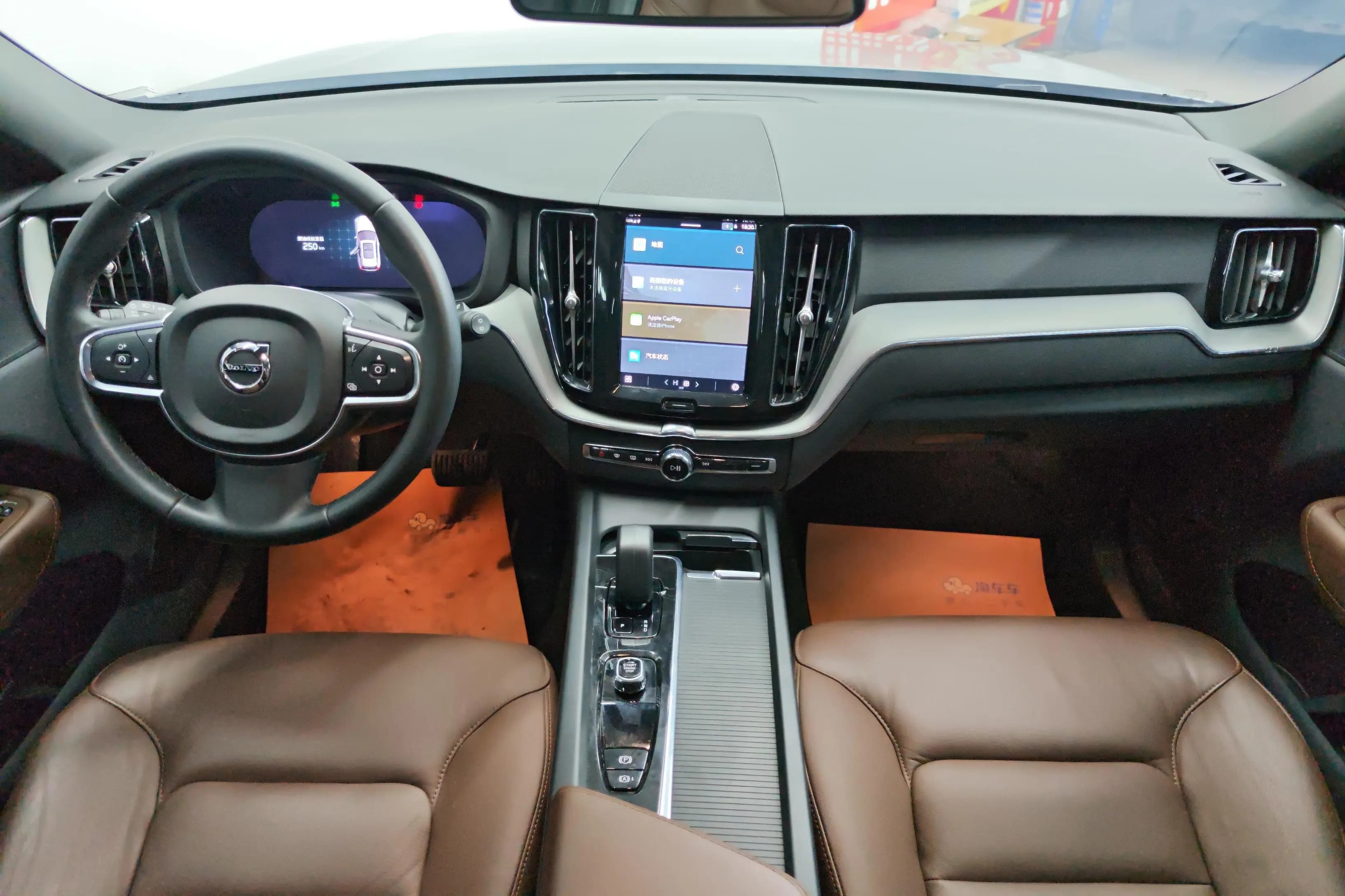 Volvo XC60 2023 г. 33447 км. — фото 13