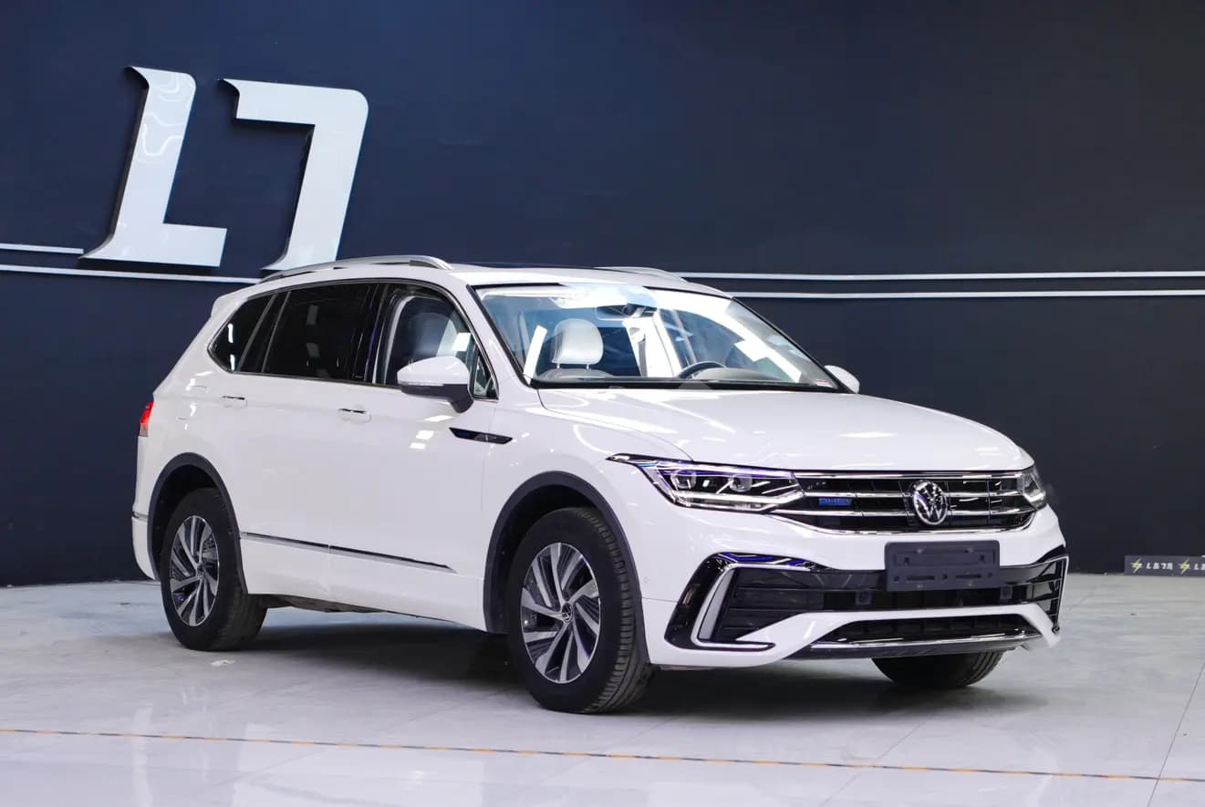 Volkswagen Tiguan L PHEV 2022 г. 54090 км. — фото 2