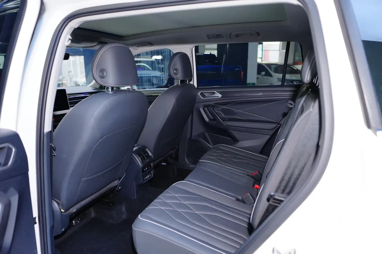 Volkswagen Tiguan L PHEV 2022 г. 54090 км. — фото 9