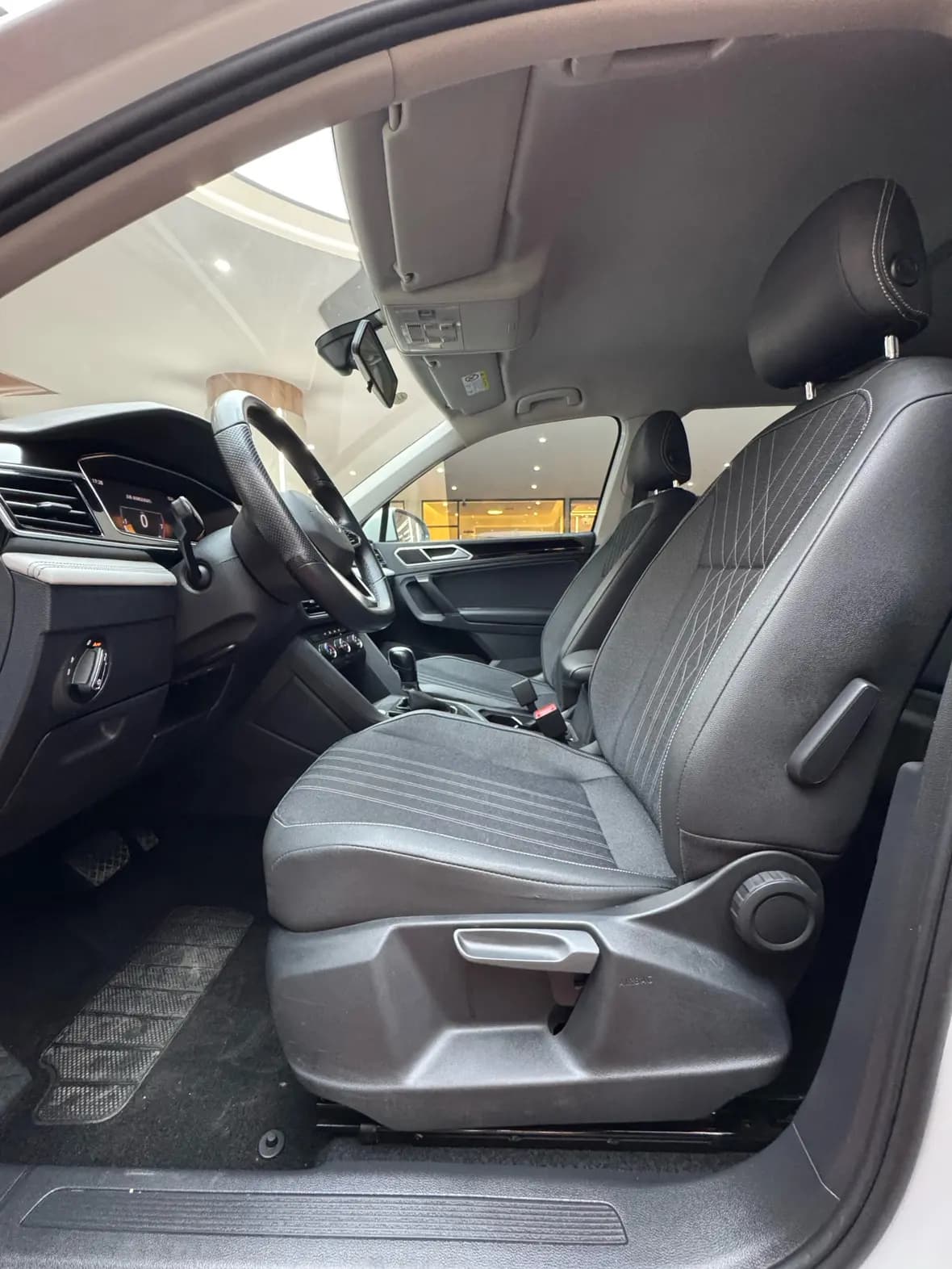 Volkswagen Tiguan L 2022 г. 98391 км. — фото 14