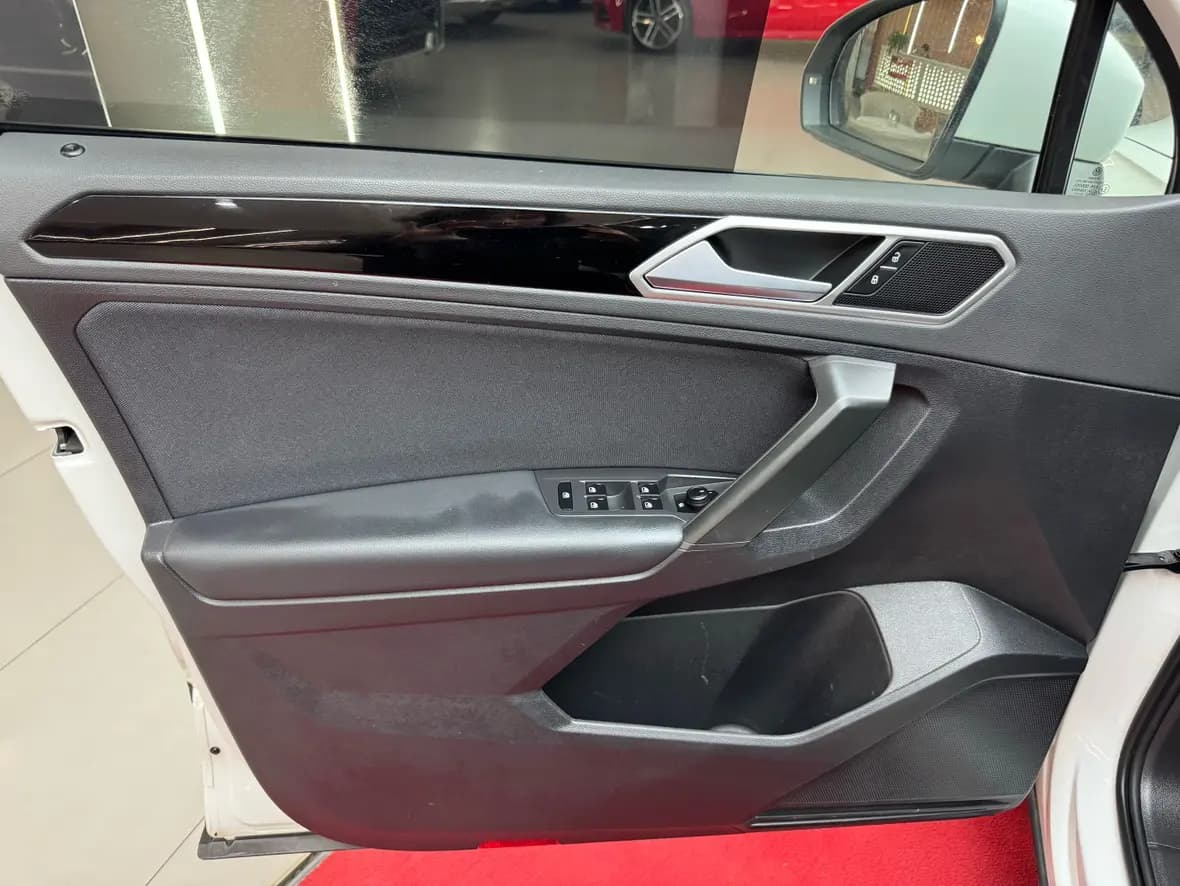 Volkswagen Tiguan L 2022 г. 98391 км. — фото 15