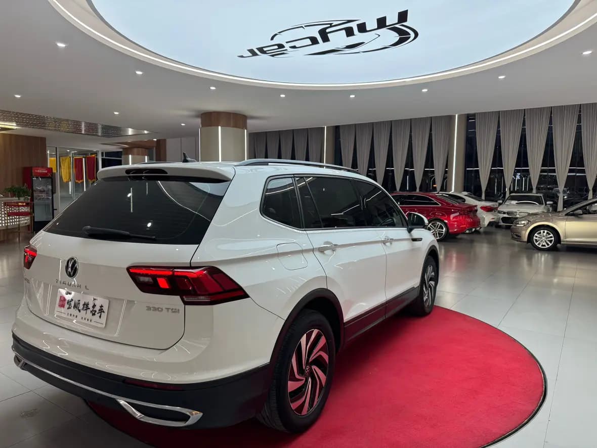 Volkswagen Tiguan L 2022 г. 98391 км. — фото 7