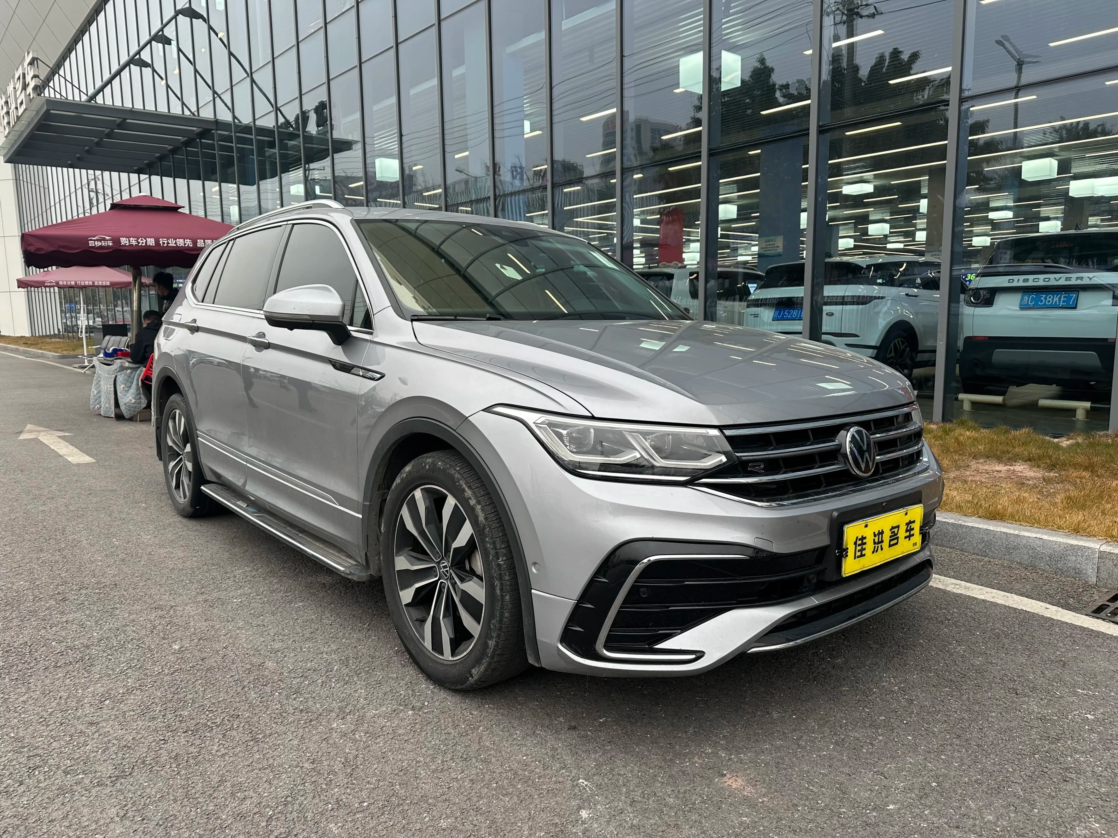 Volkswagen Tiguan L 2021 г. 60092 км. — фото 3
