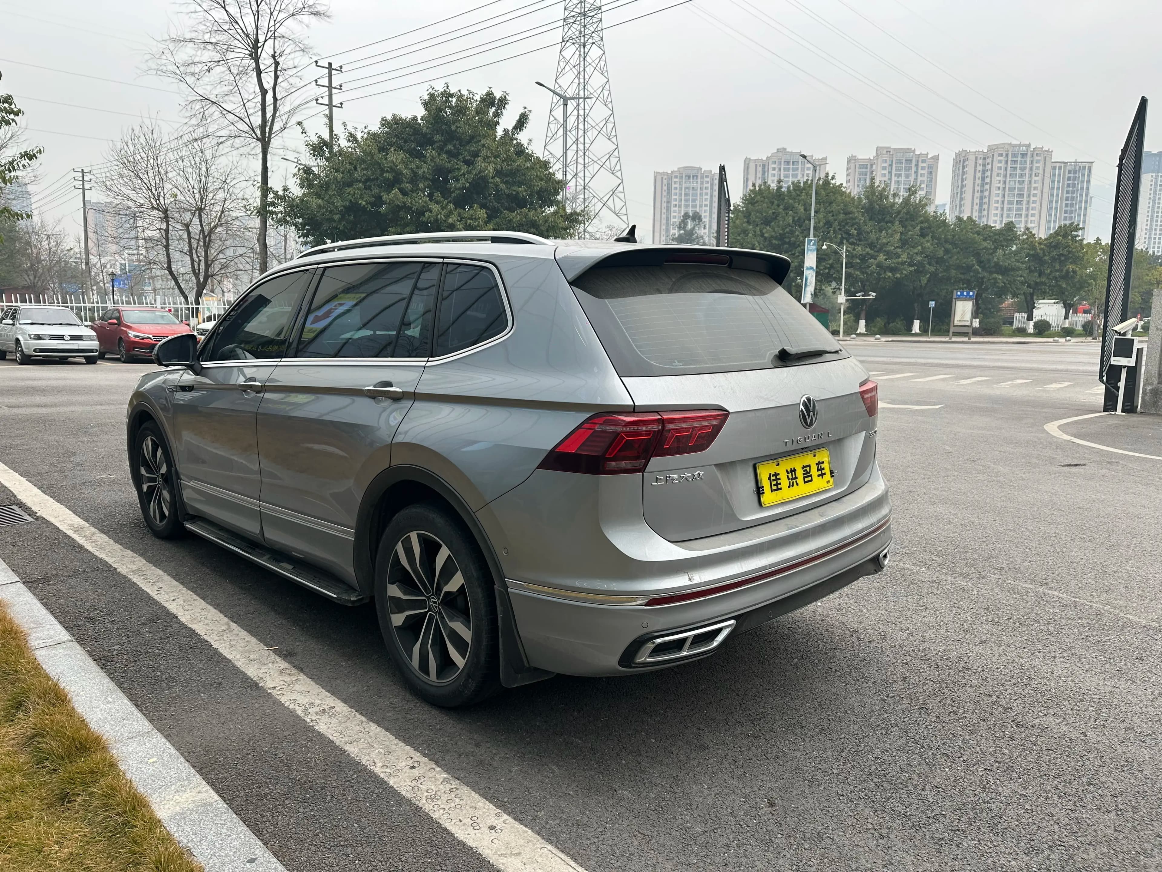 Volkswagen Tiguan L 2021 г. 60092 км. — фото 4
