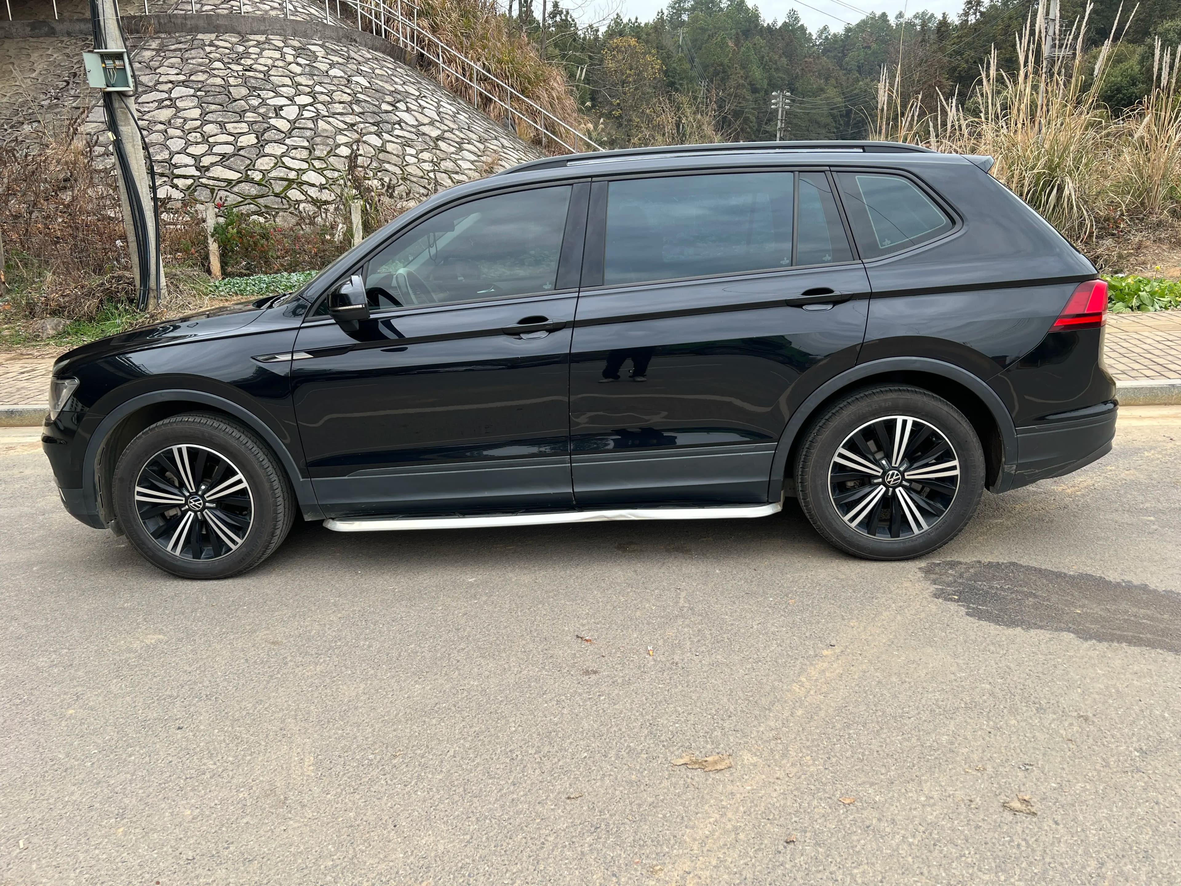 Volkswagen Tiguan L 2021 г. 84093 км. — фото 4