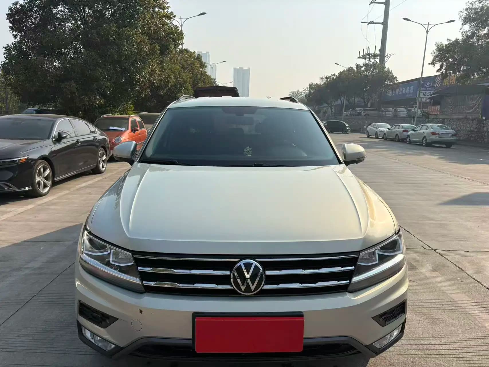 Volkswagen Tiguan L 2021 г. 158994 км. — фото 2