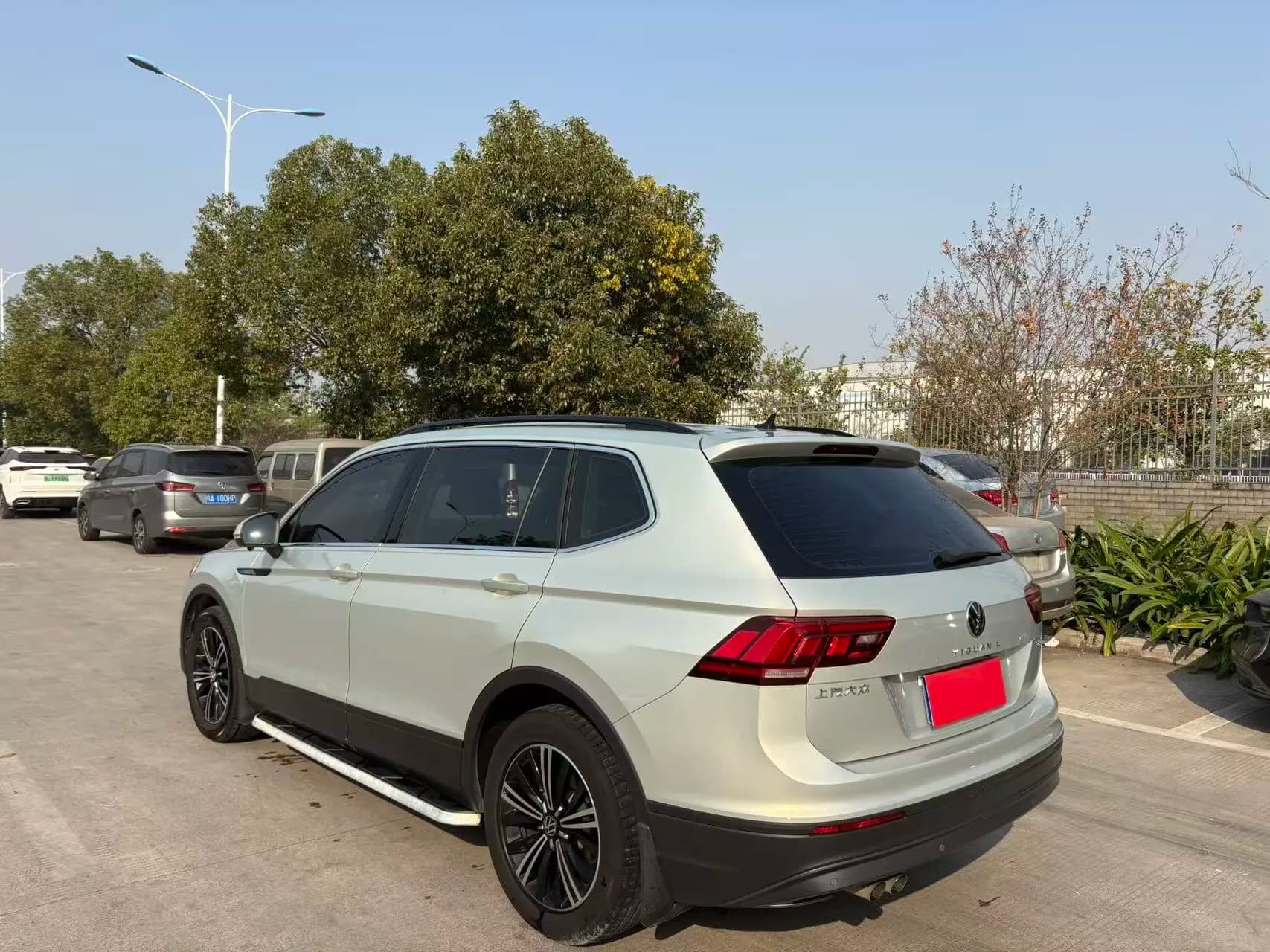 Volkswagen Tiguan L 2021 г. 158994 км. — фото 4