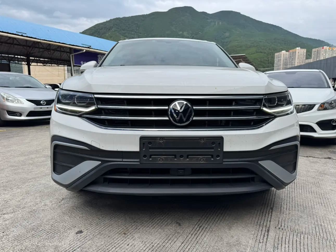 Volkswagen Tiguan L 2022 г. 39095 км. — фото 2