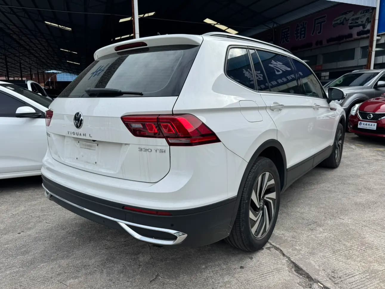 Volkswagen Tiguan L 2022 г. 39095 км. — фото 4