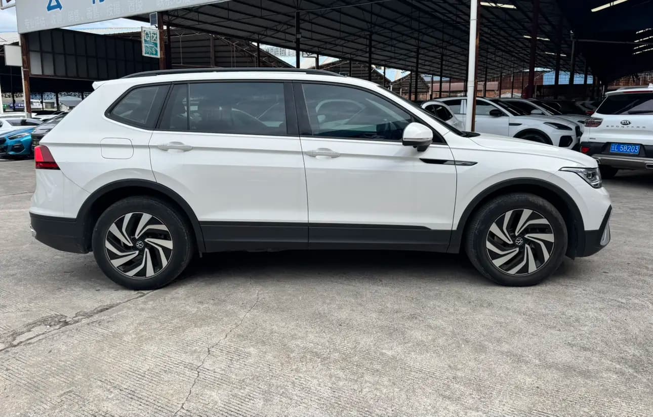 Volkswagen Tiguan L 2022 г. 39095 км. — фото 5