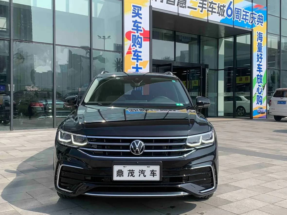 Volkswagen Tiguan L 2022 г. 12898 км. — фото 2