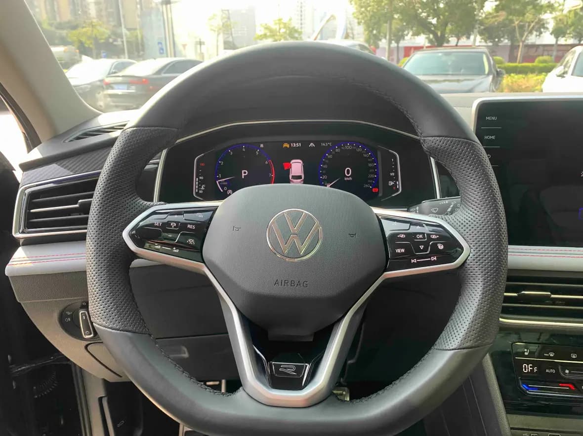 Volkswagen Tiguan L 2022 г. 12898 км. — фото 18