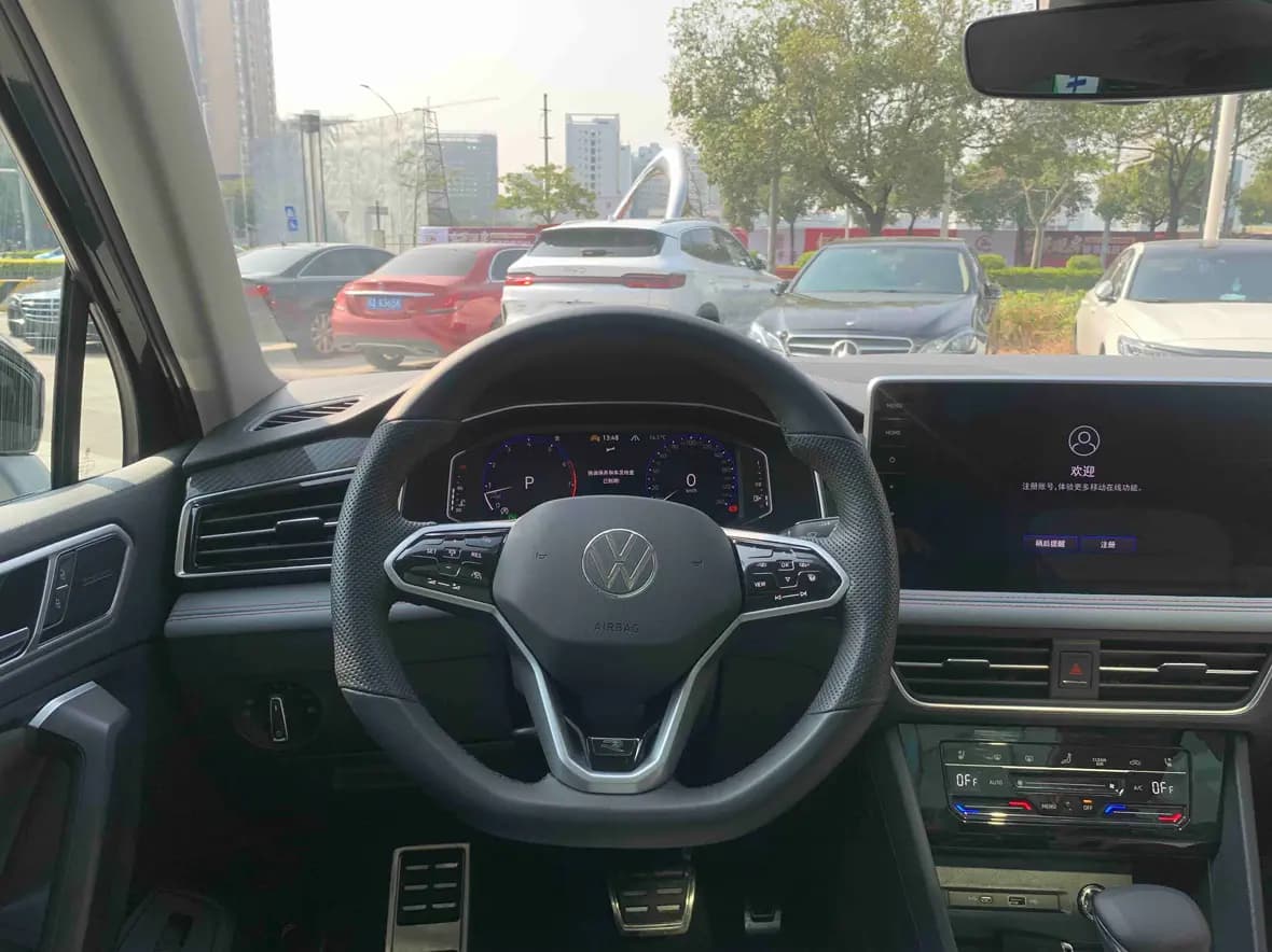 Volkswagen Tiguan L 2022 г. 12898 км. — фото 21