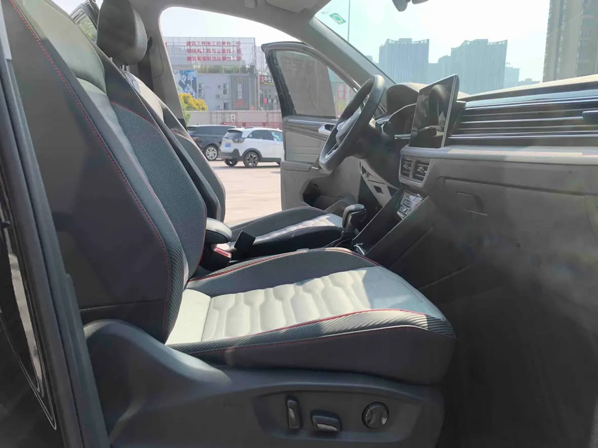 Volkswagen Tiguan L 2022 г. 12898 км. — фото 25