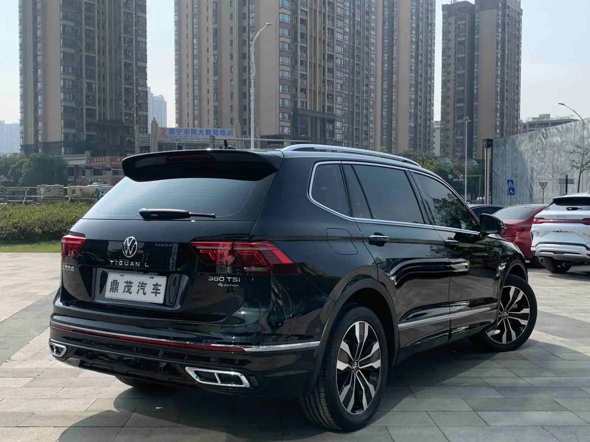 Volkswagen Tiguan L 2022 г. 12898 км. — фото 7