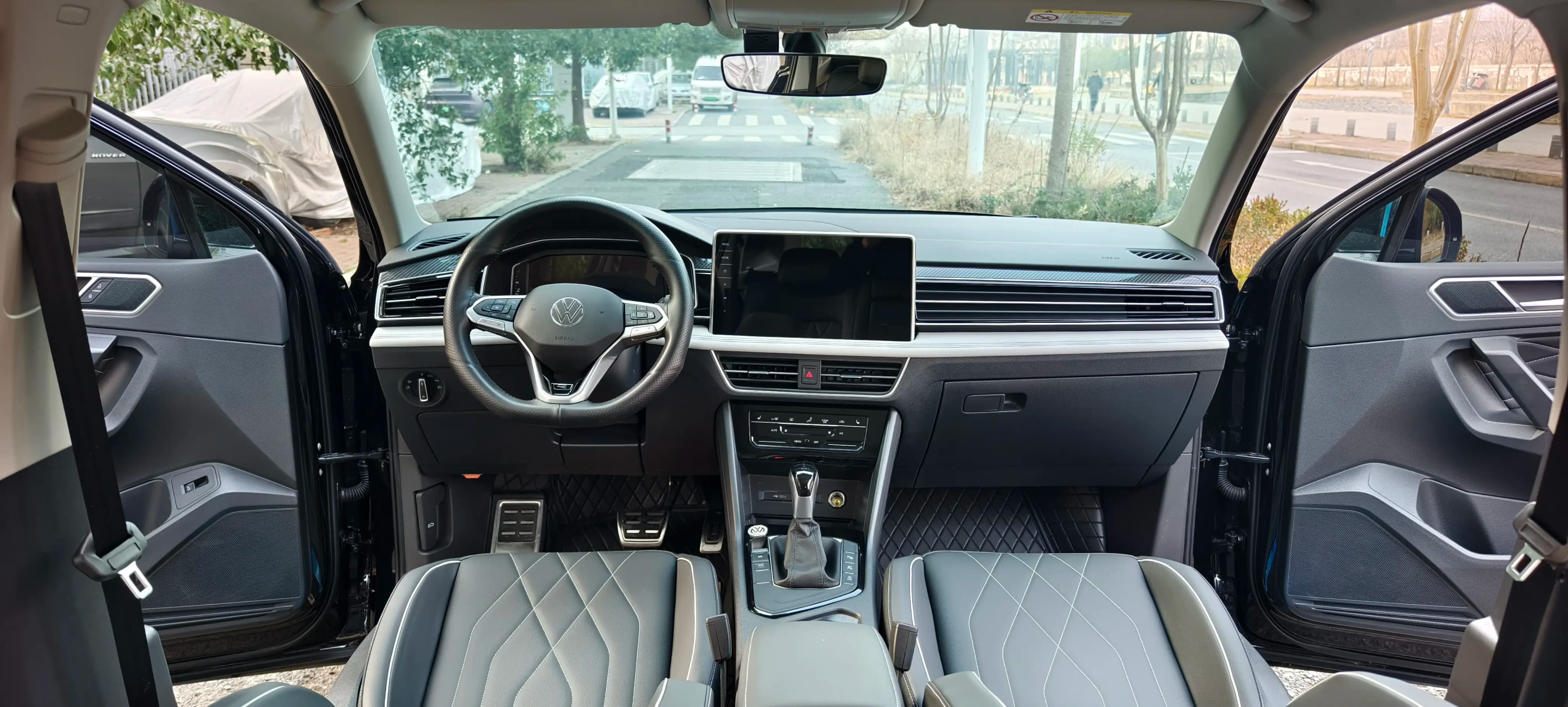 Volkswagen Tiguan L 2024 г. 8099 км. — фото 15