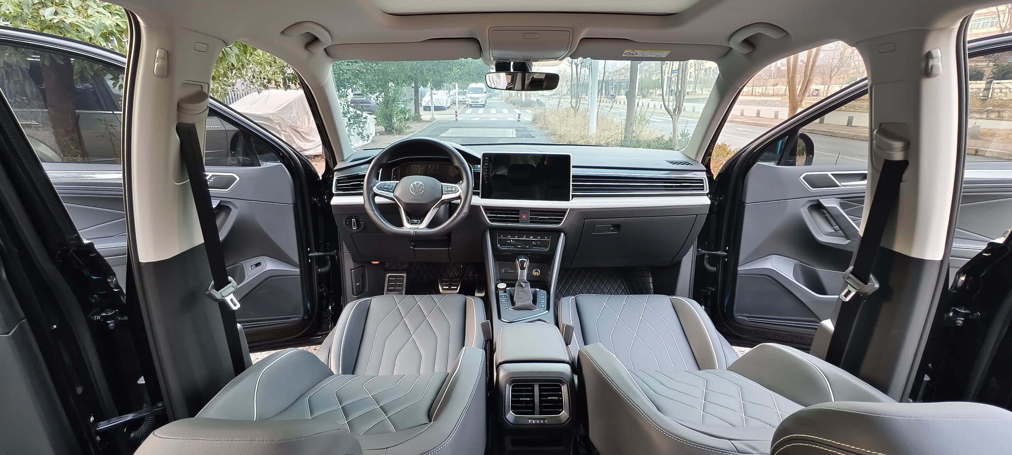 Volkswagen Tiguan L 2024 г. 8099 км. — фото 23