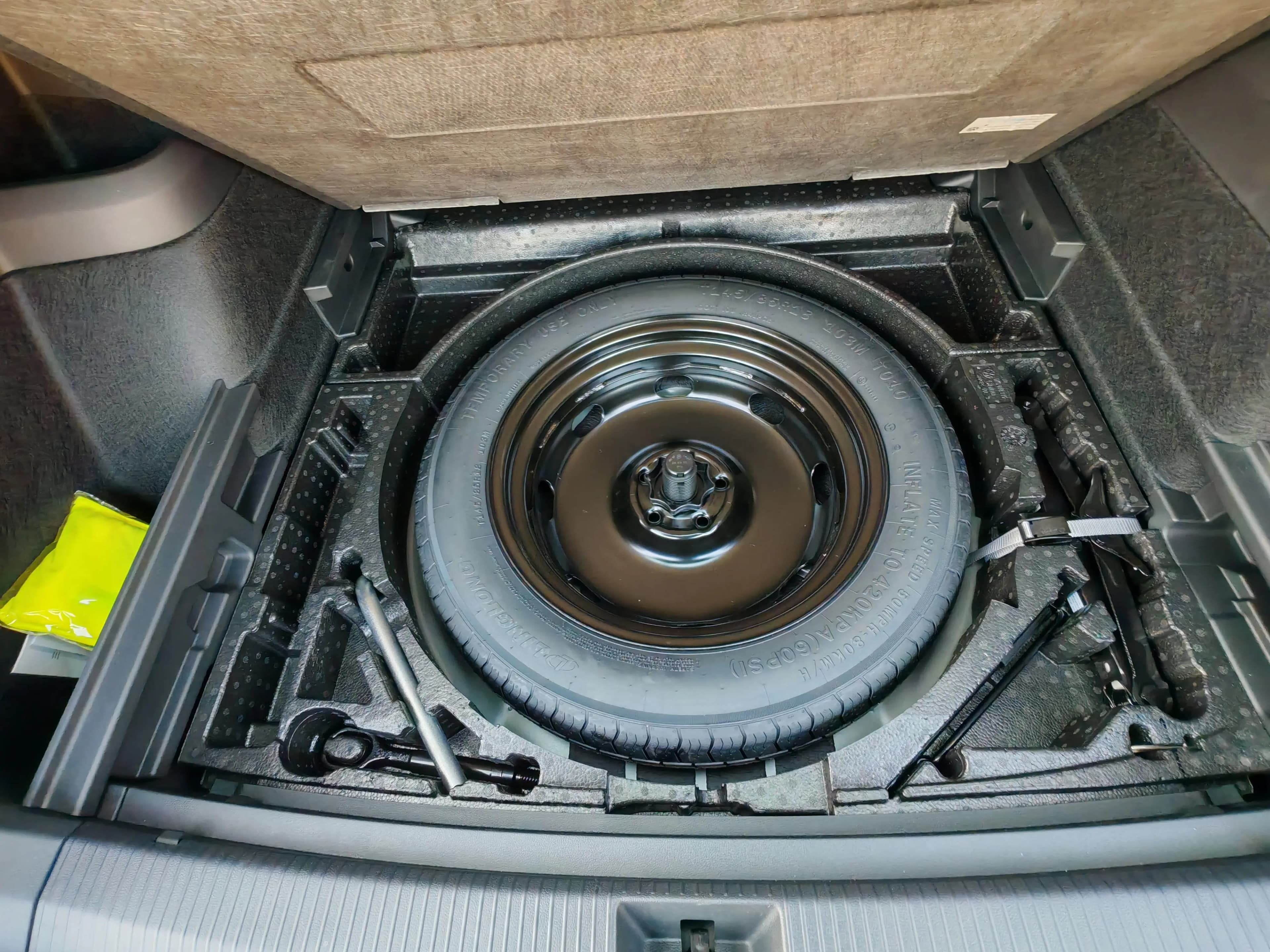 Volkswagen Tiguan L 2025 г. 1600 км. — фото 10