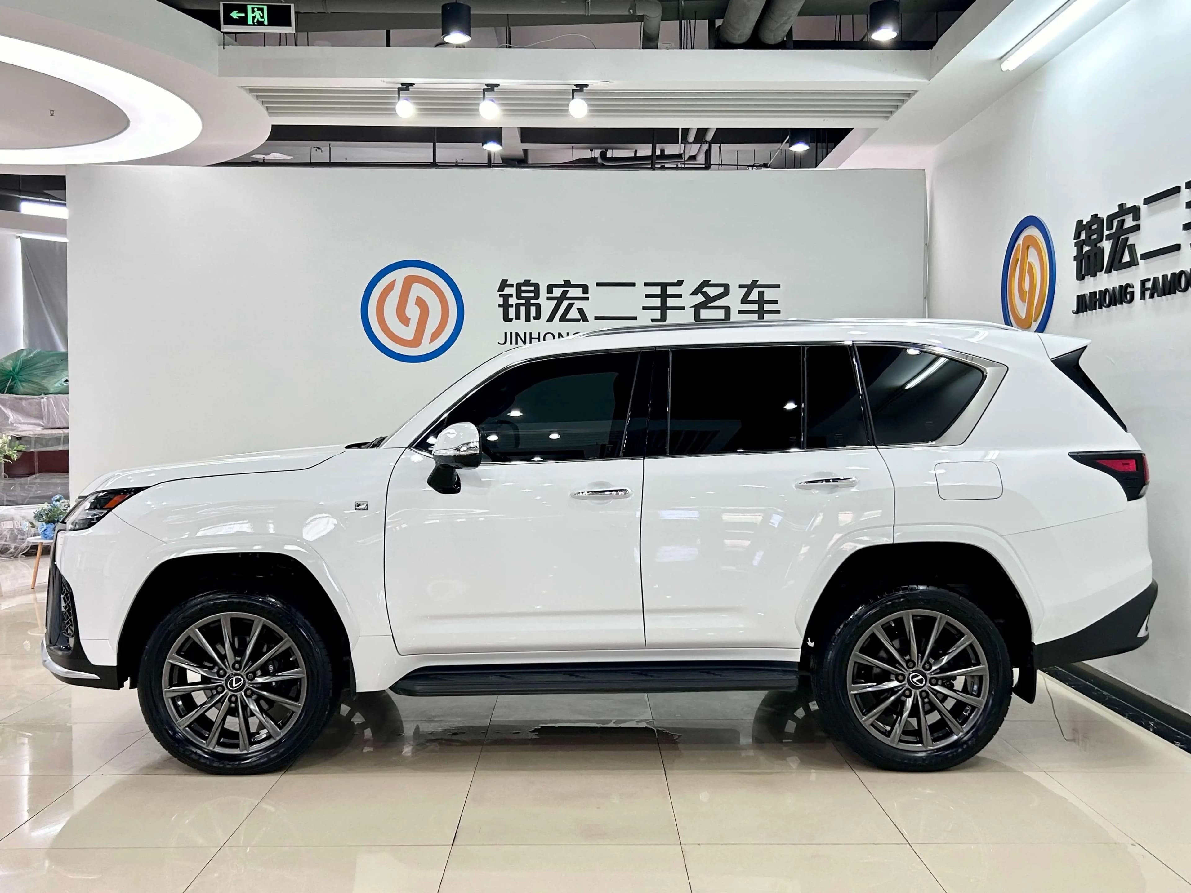 Lexus LX 2023 г. 30064 км. — фото 3