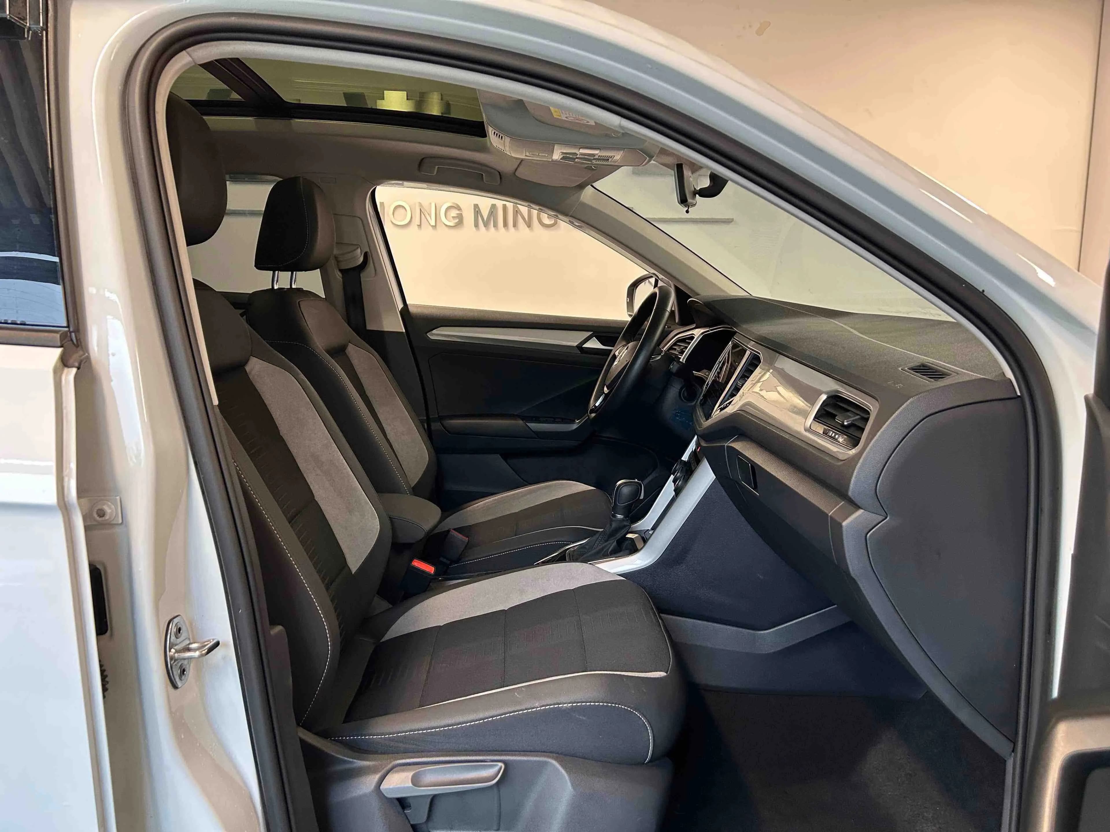 Volkswagen T-Roc 2023 г. 22021 км. — фото 11