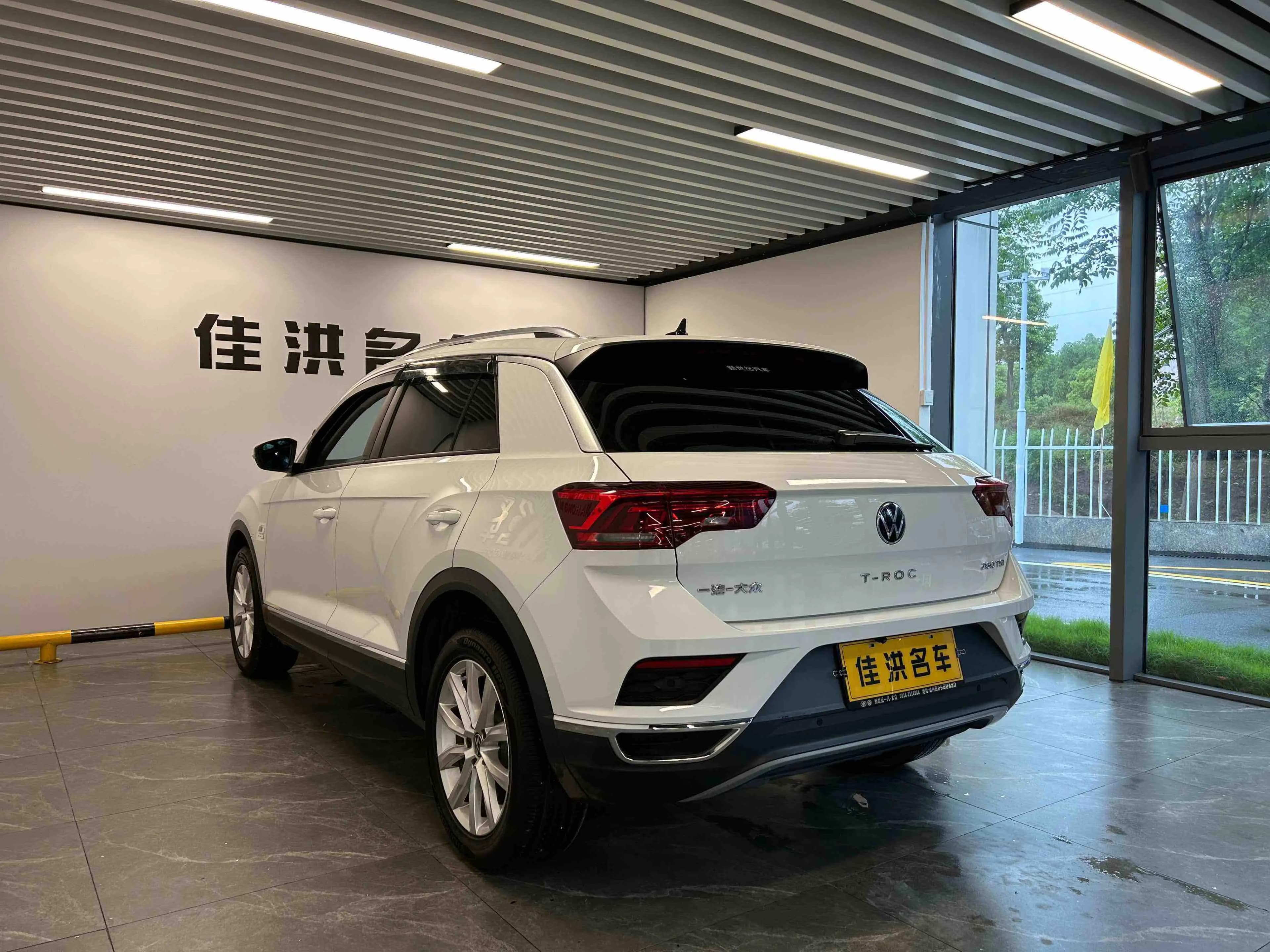 Volkswagen T-Roc 2023 г. 22021 км. — фото 4