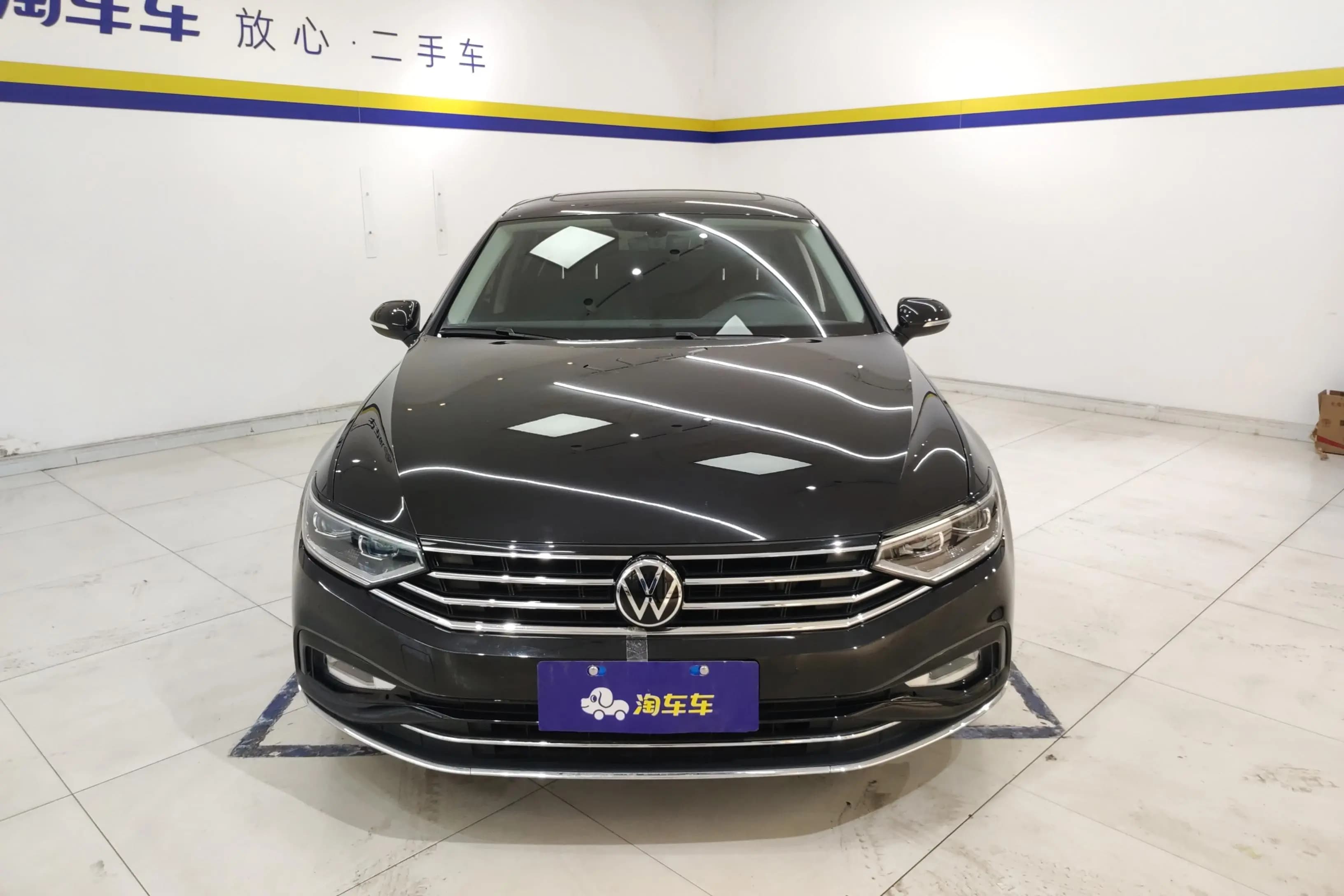 Volkswagen Magotan 2022 г. 32024 км. — фото 2